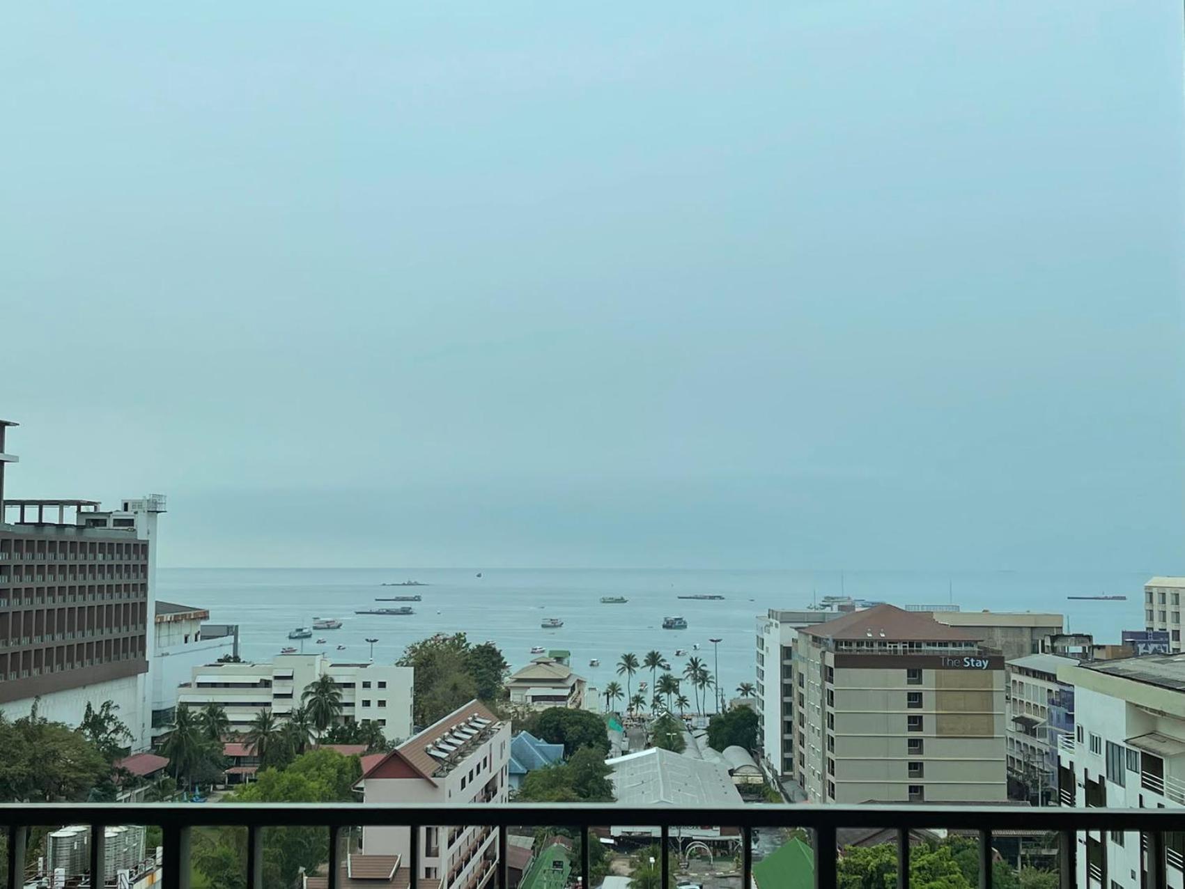 Aparthotel The Base By Adam Pattaya