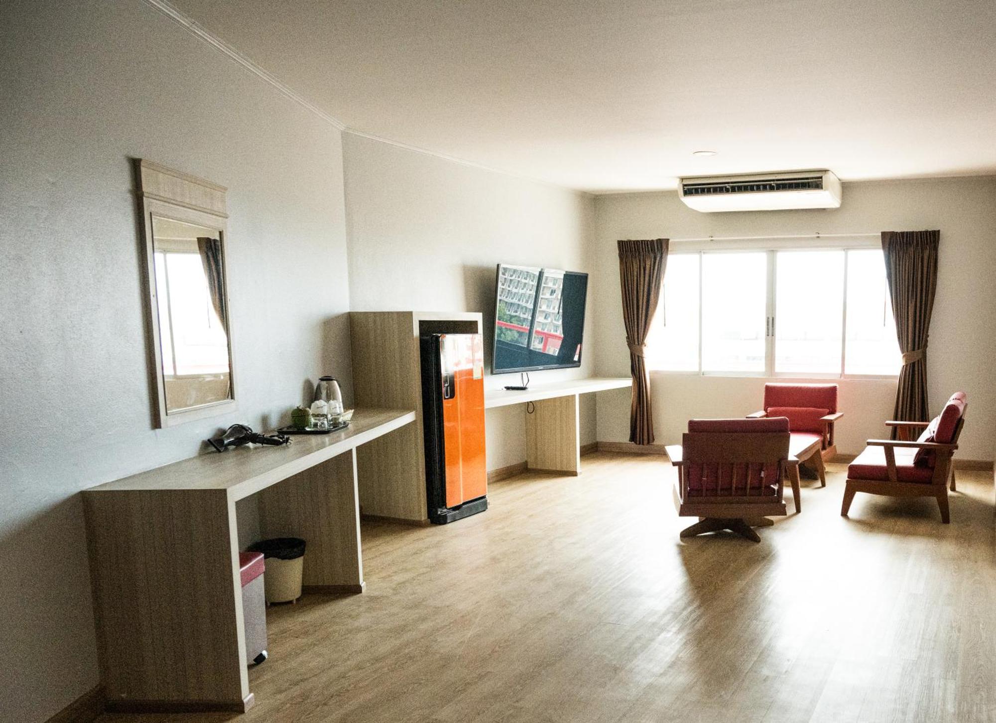 Marine Yensabai โรงแรม Pattaya