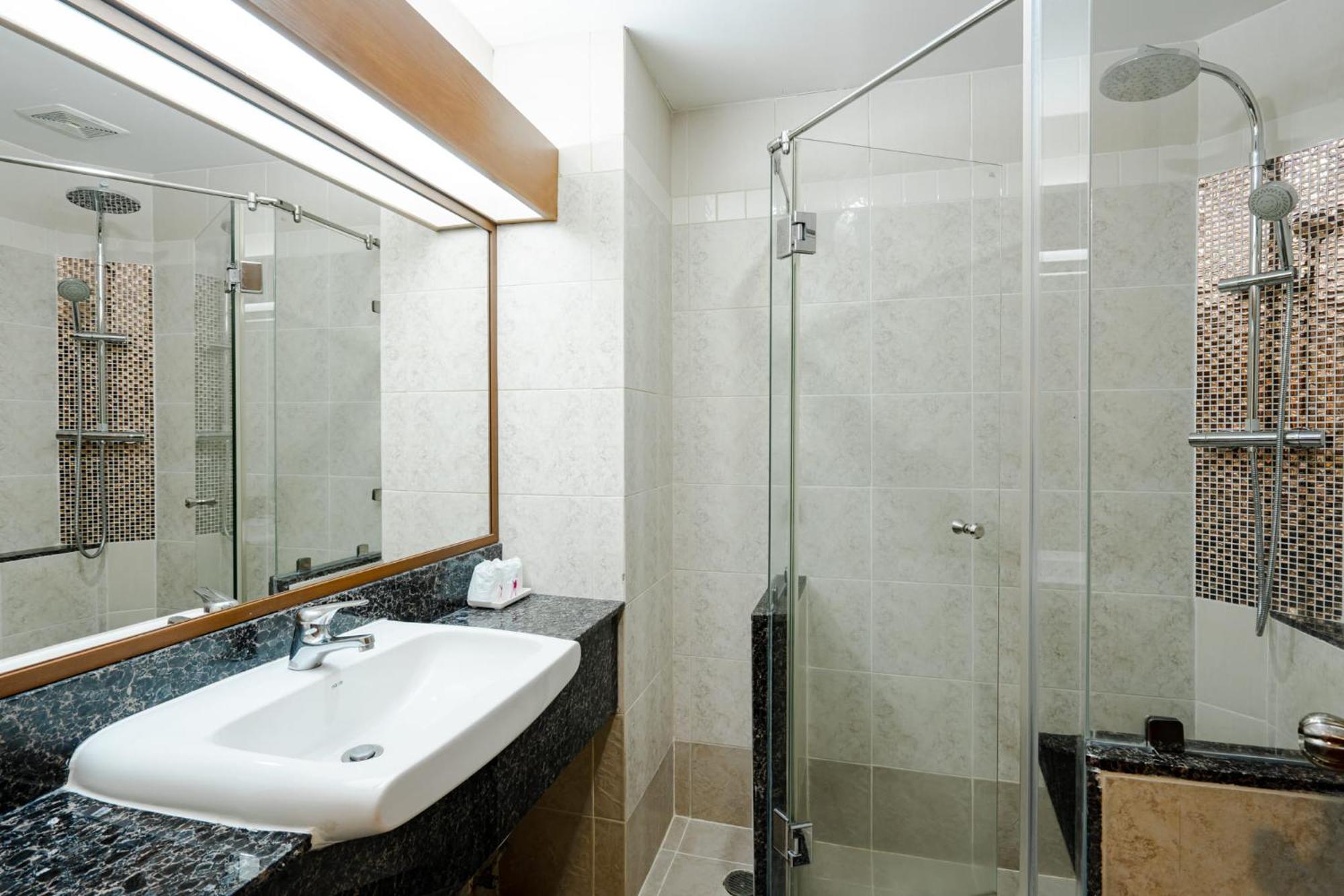 Whitehouse Condotel 3* Pattaya