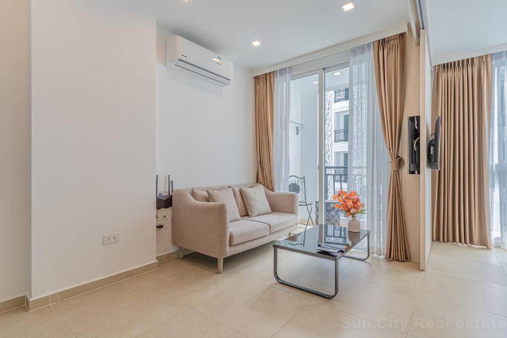 Olympus South Apartment