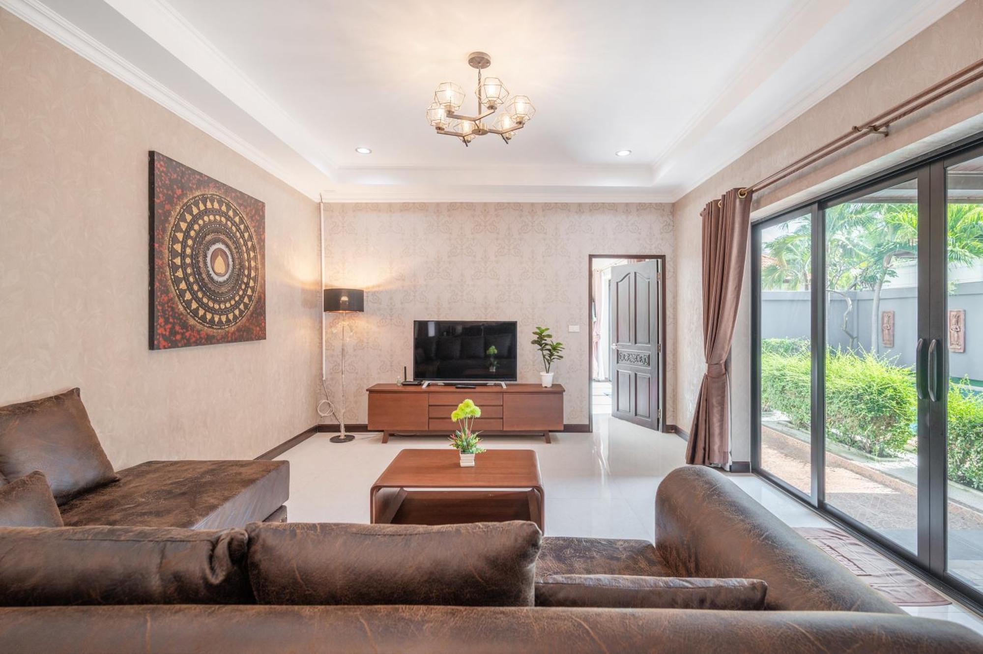Coastal 3 Bdr Private Pool Vila *
