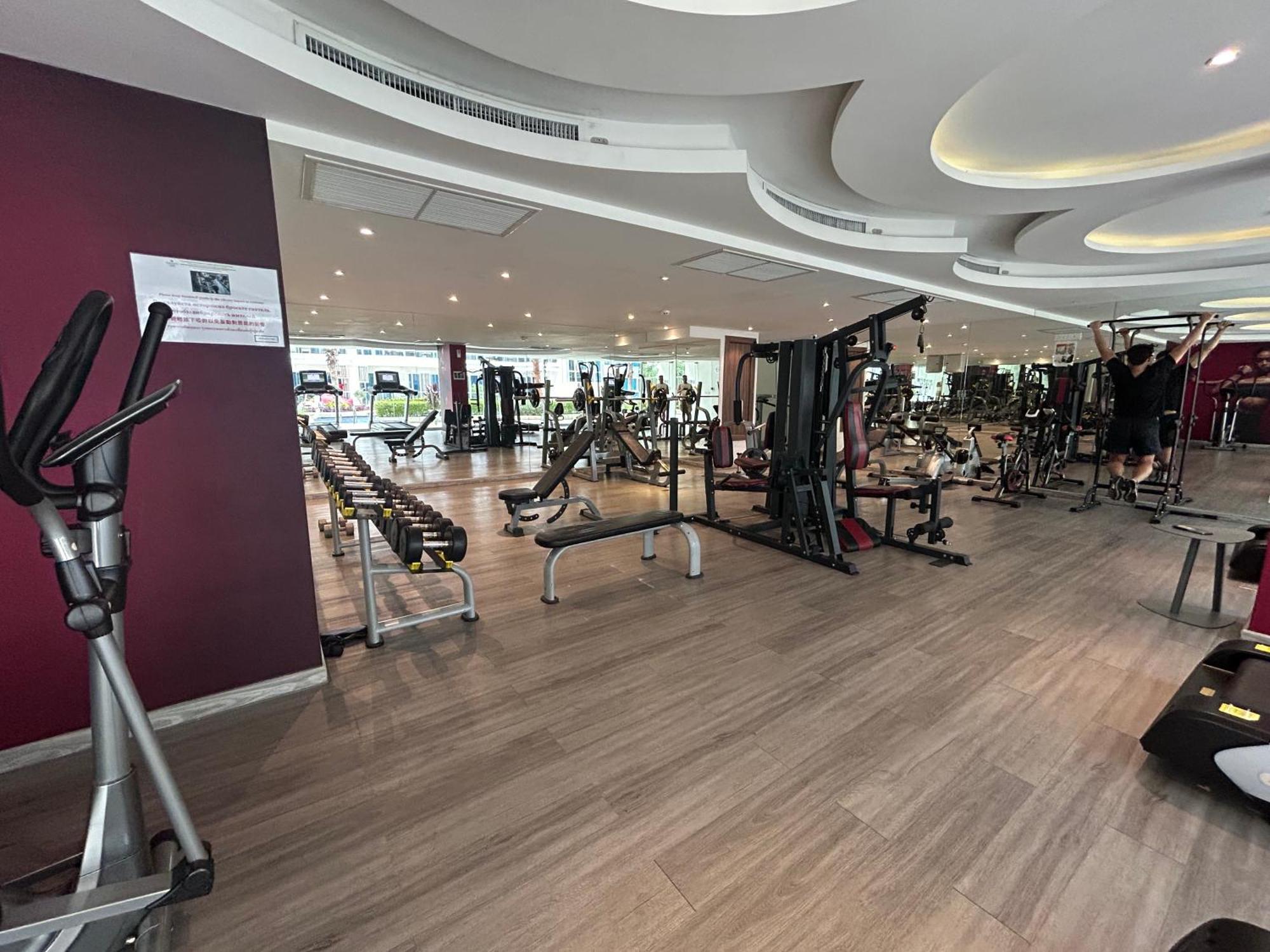 秘狗公寓grand Avenue Apartment Pattaya