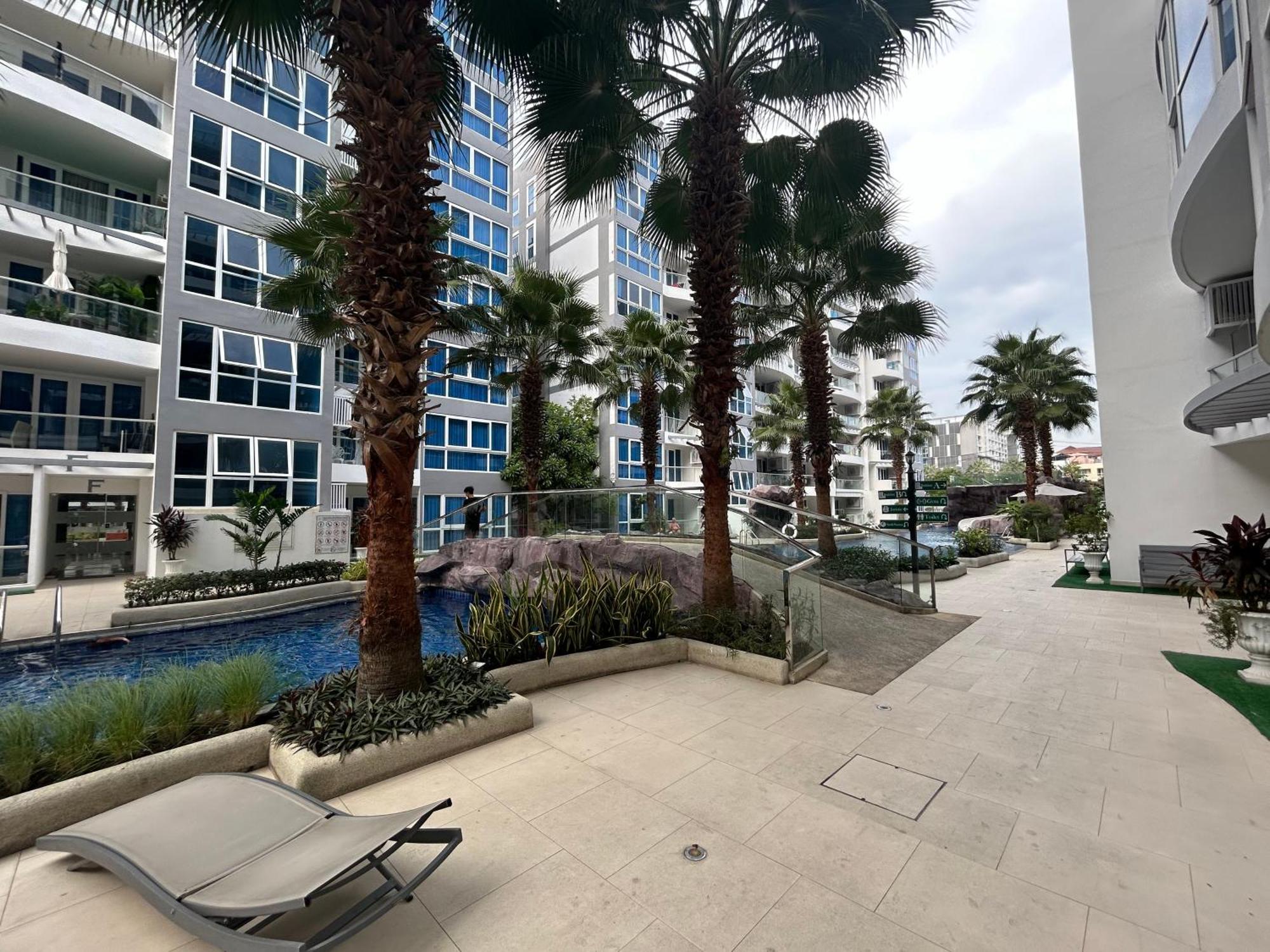 秘狗公寓grand Avenue Apartment Pattaya