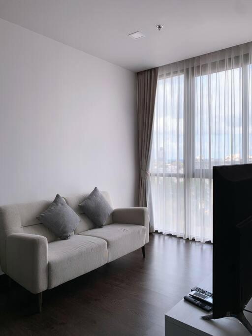 Infinity Pool At Posh Apartment Pattaya