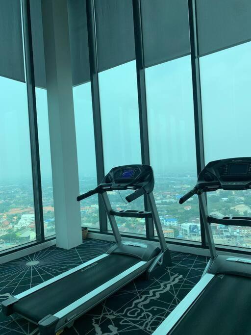 Apartment Infinity Pool At Posh Pattaya