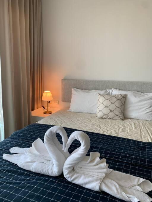 Apartment Infinity Pool At Posh Pattaya