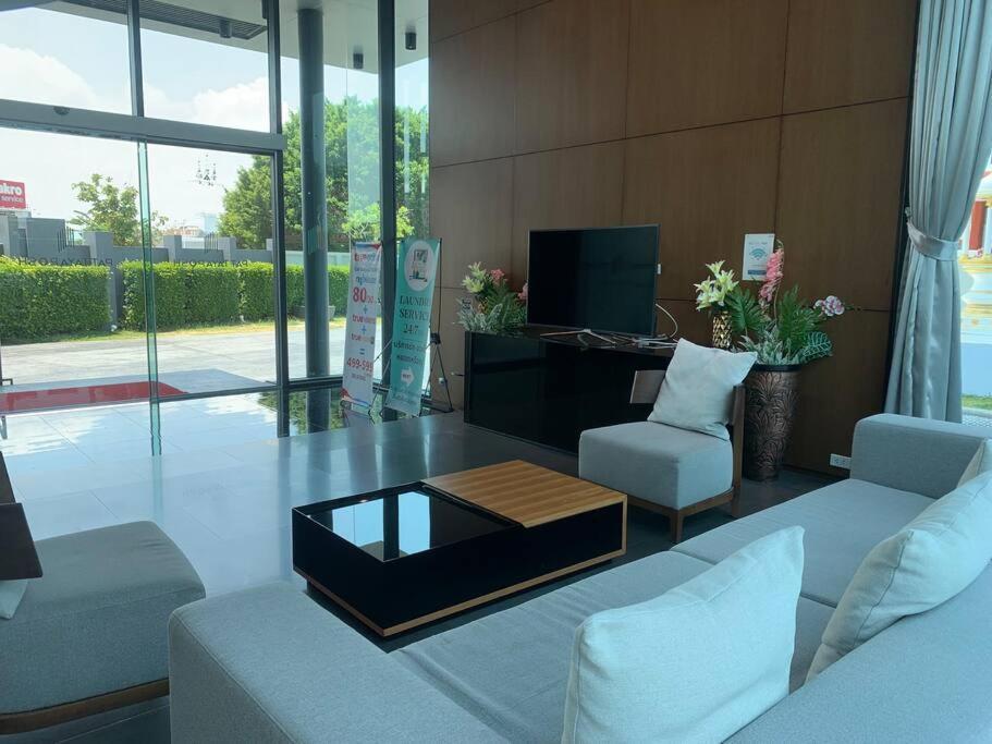 Infinity Pool At Posh Pattaya