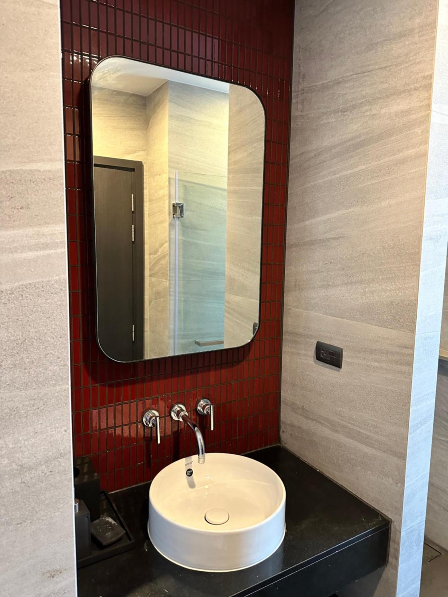 Edge Central Apartment *