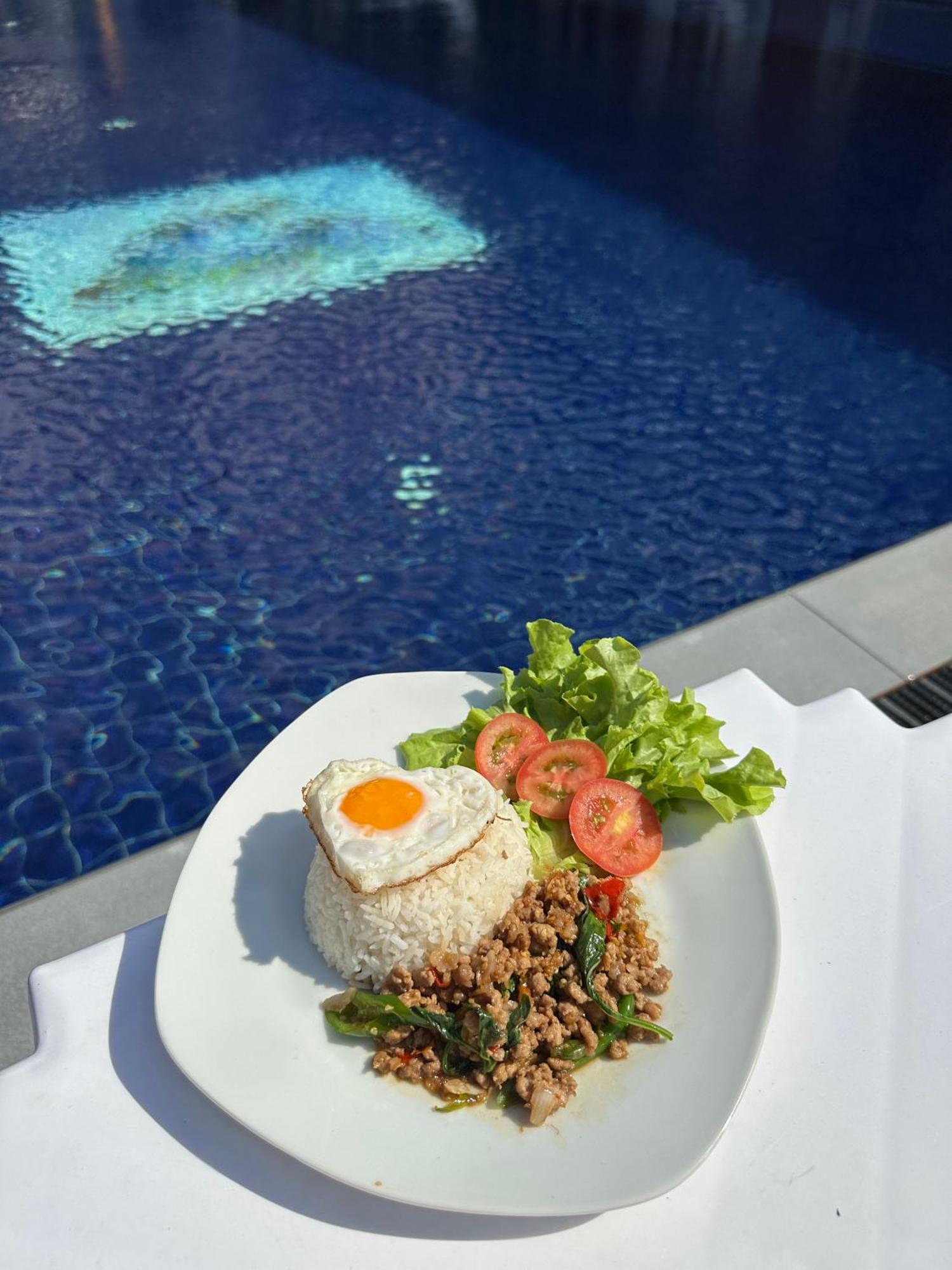 Paradise Land Hotel