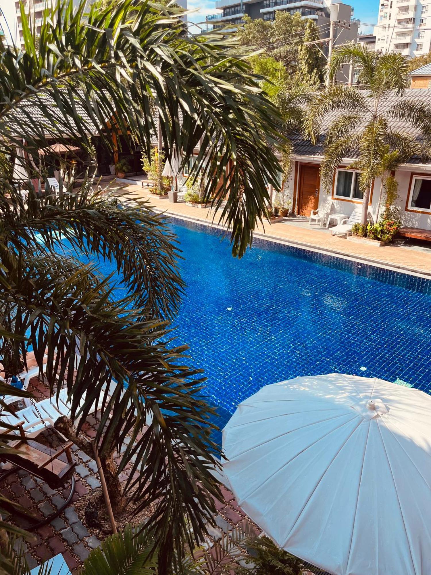 Hotel Paradise Land
