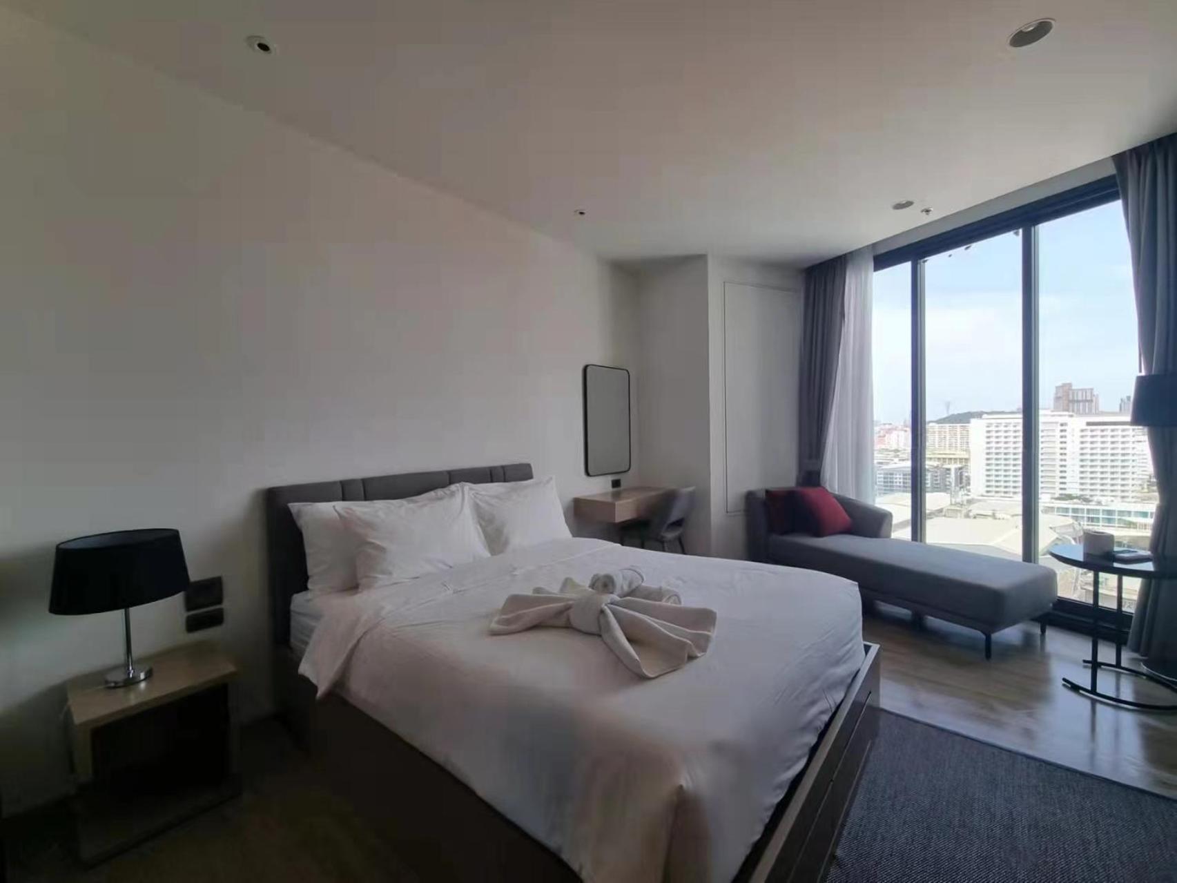 Apartment Edge芭提雅豪华公寓 单卧室套房 海滩商场步行几分钟 *