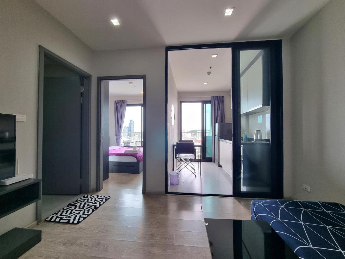Apartment The Base Center Of Rooftop Swimming Pool Pattaya