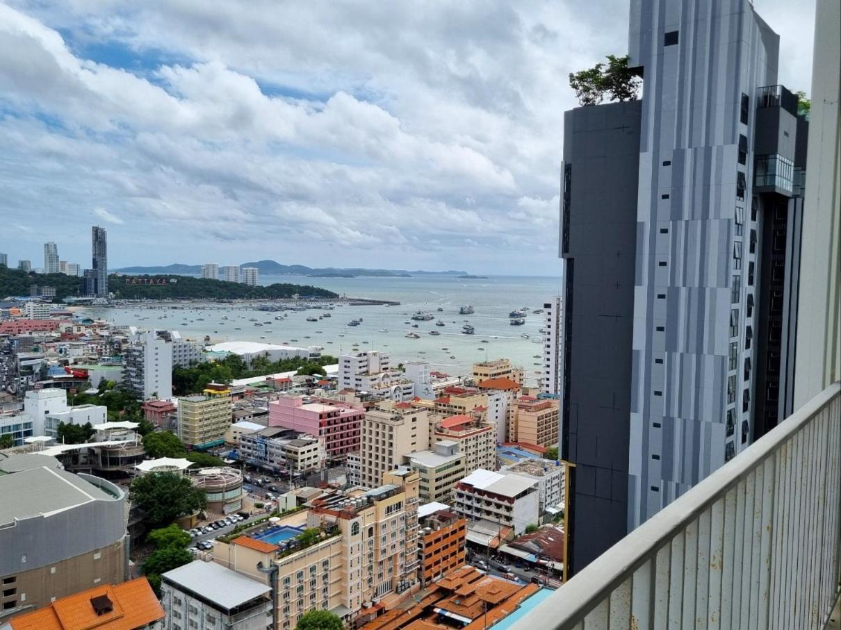 The Base Center Of Rooftop Swimming Pool * Pattaya