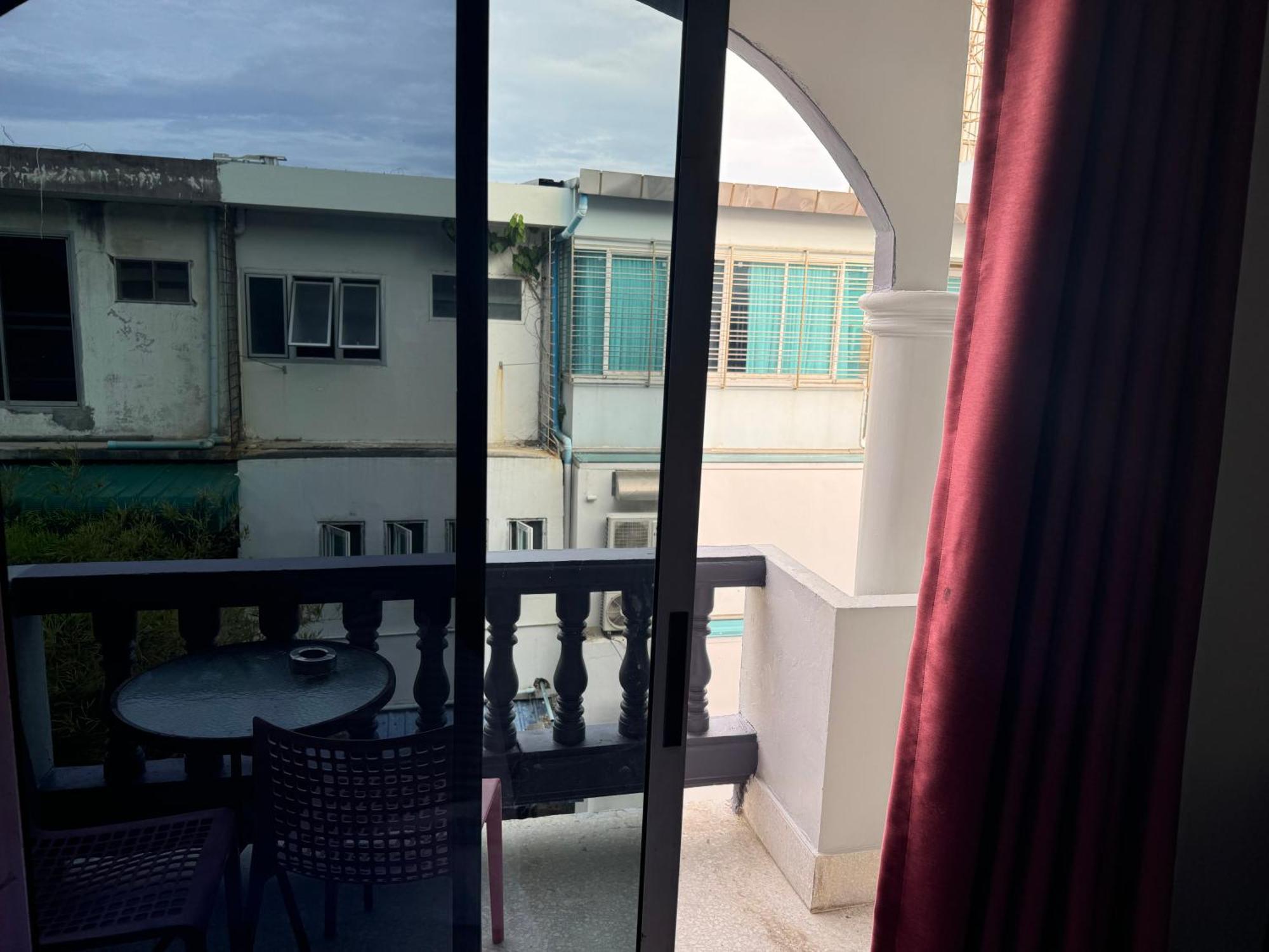 Ddinn Aparthotel *
