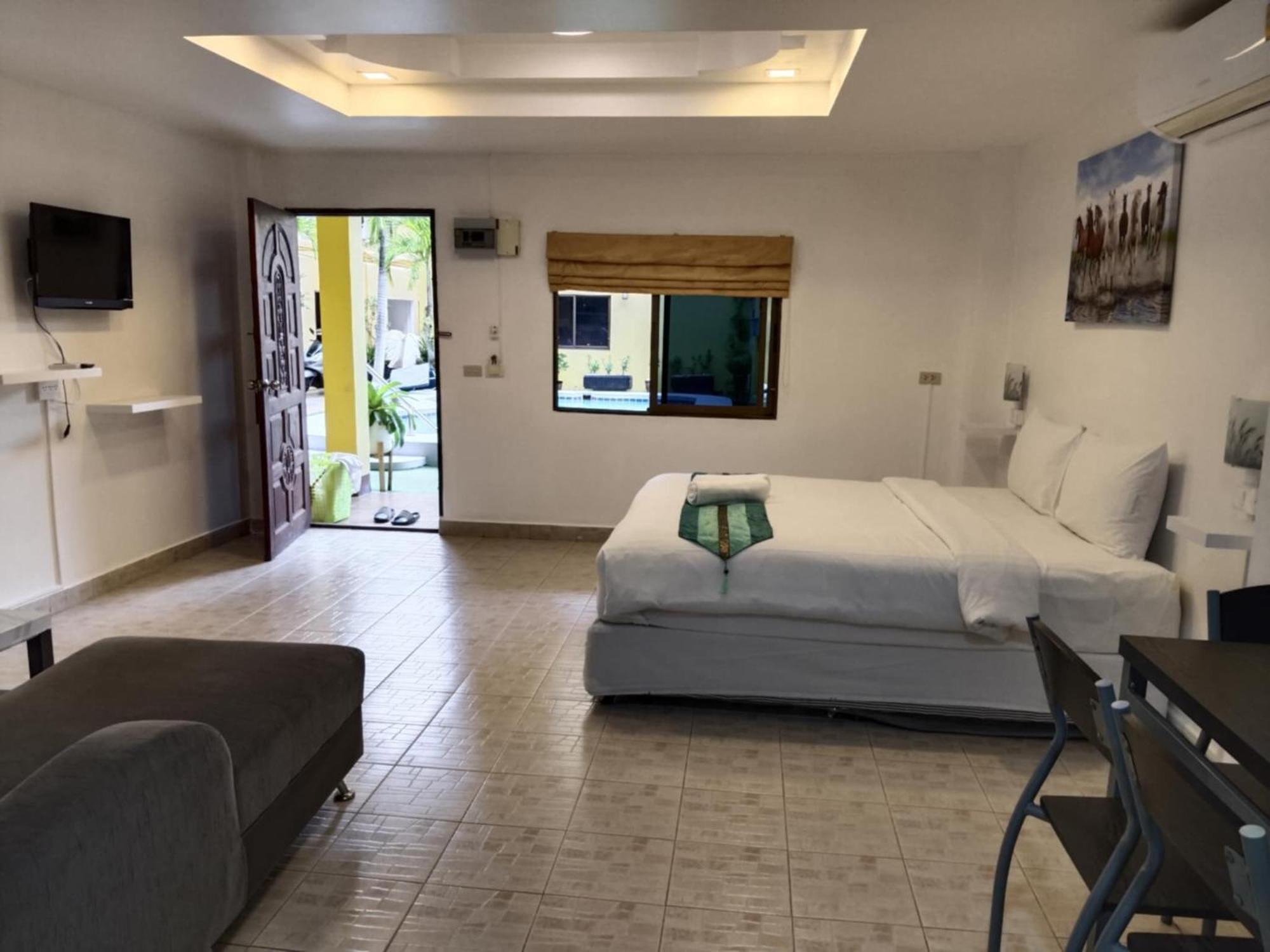 Phratamnak - 100 Mtr From The Beach Guest house *