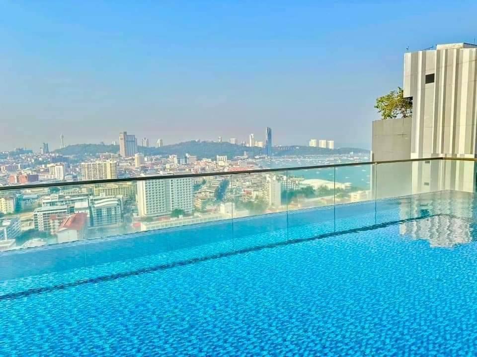 The Base * Pattaya