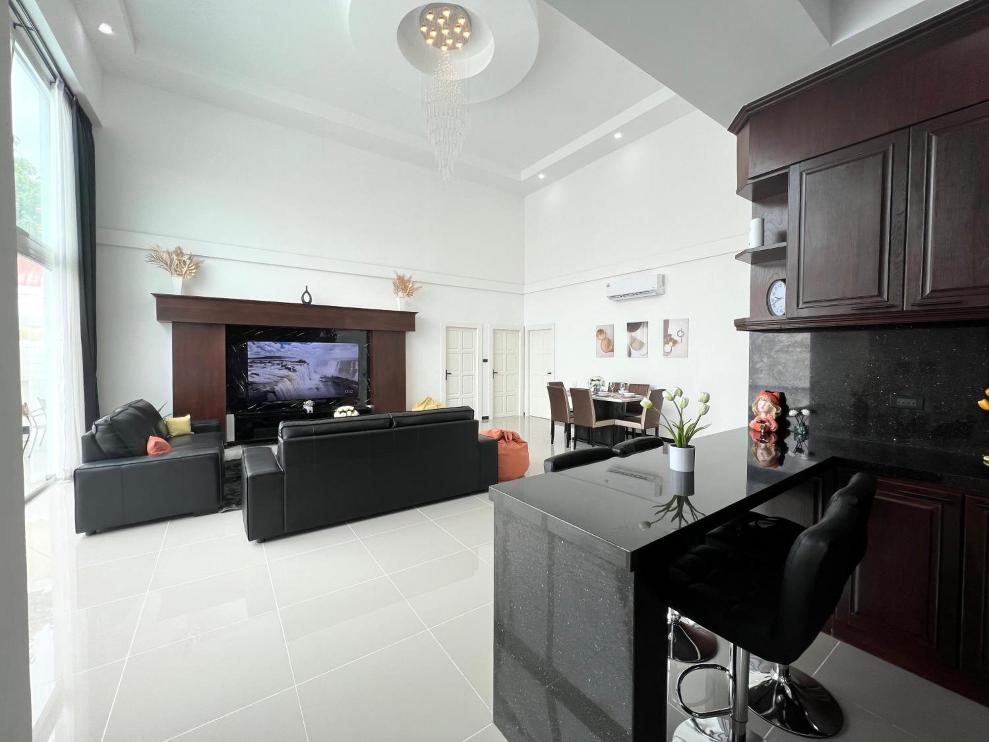 Villa Cityhouse-roses,private Pool With Jacuzzi,near Walking Street