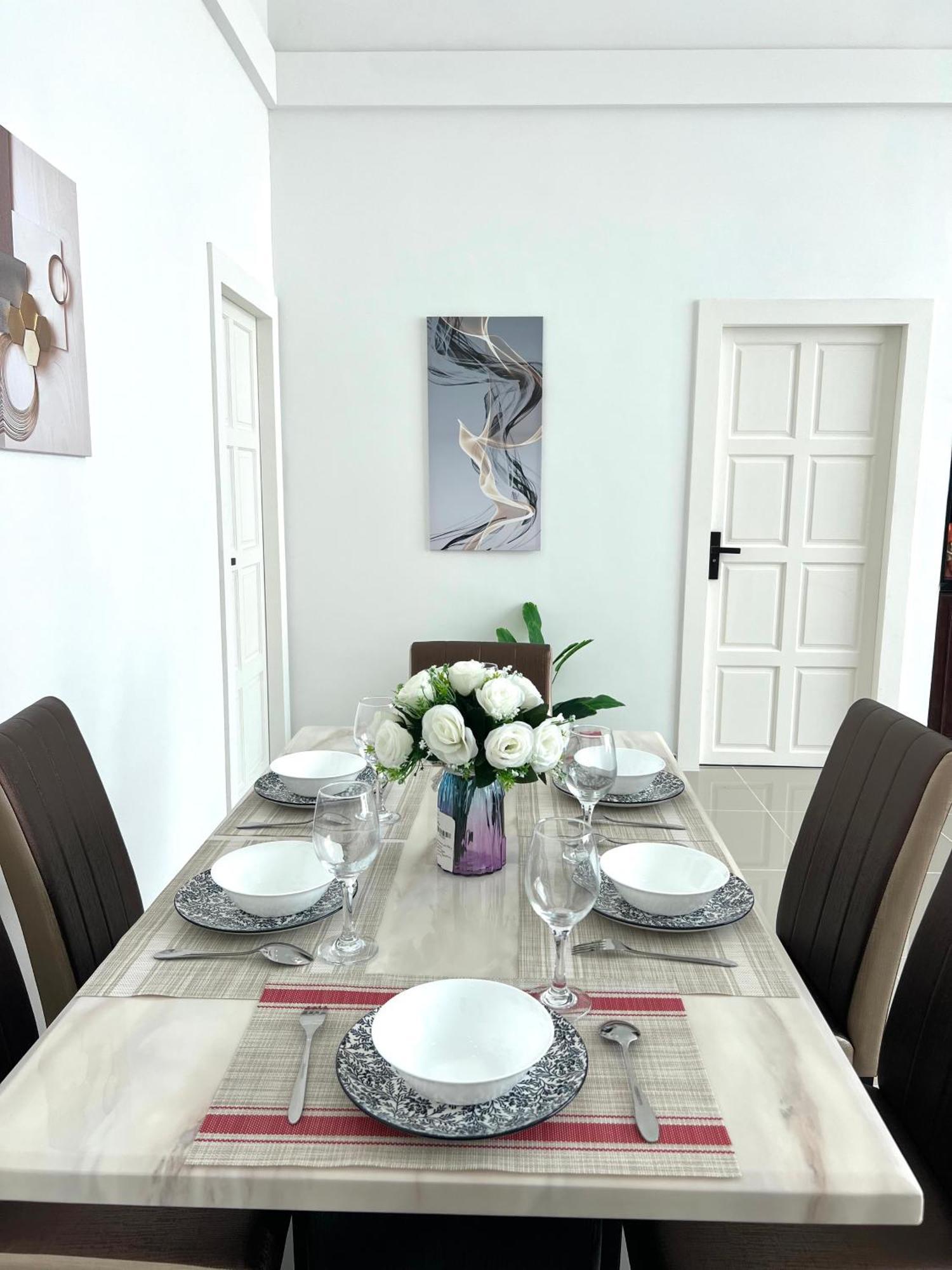 Cityhouse-roses,private Pool With Jacuzzi,near Walking Street * Pattaya