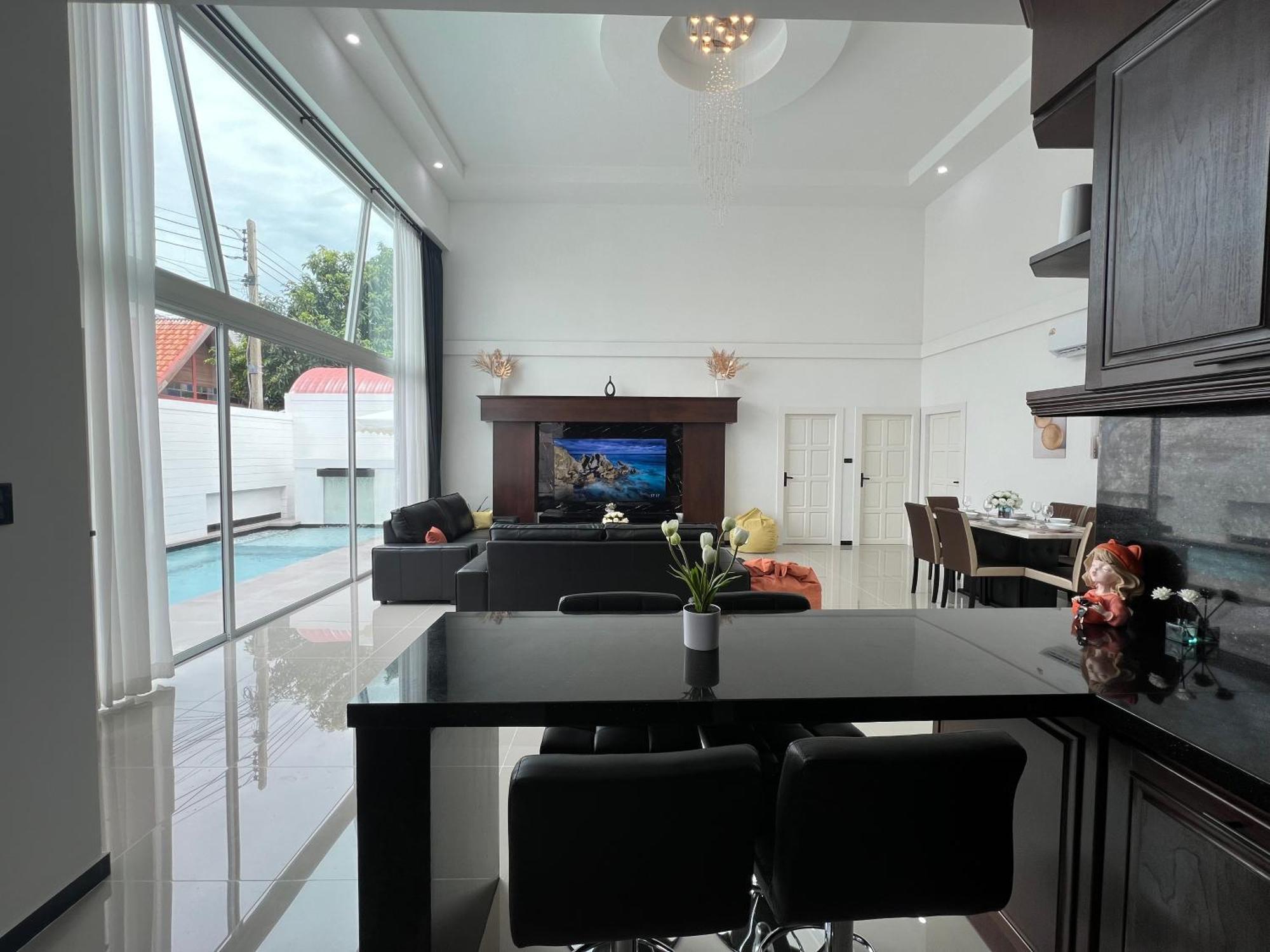 Villa Cityhouse-roses,private Pool With Jacuzzi,near Walking Street