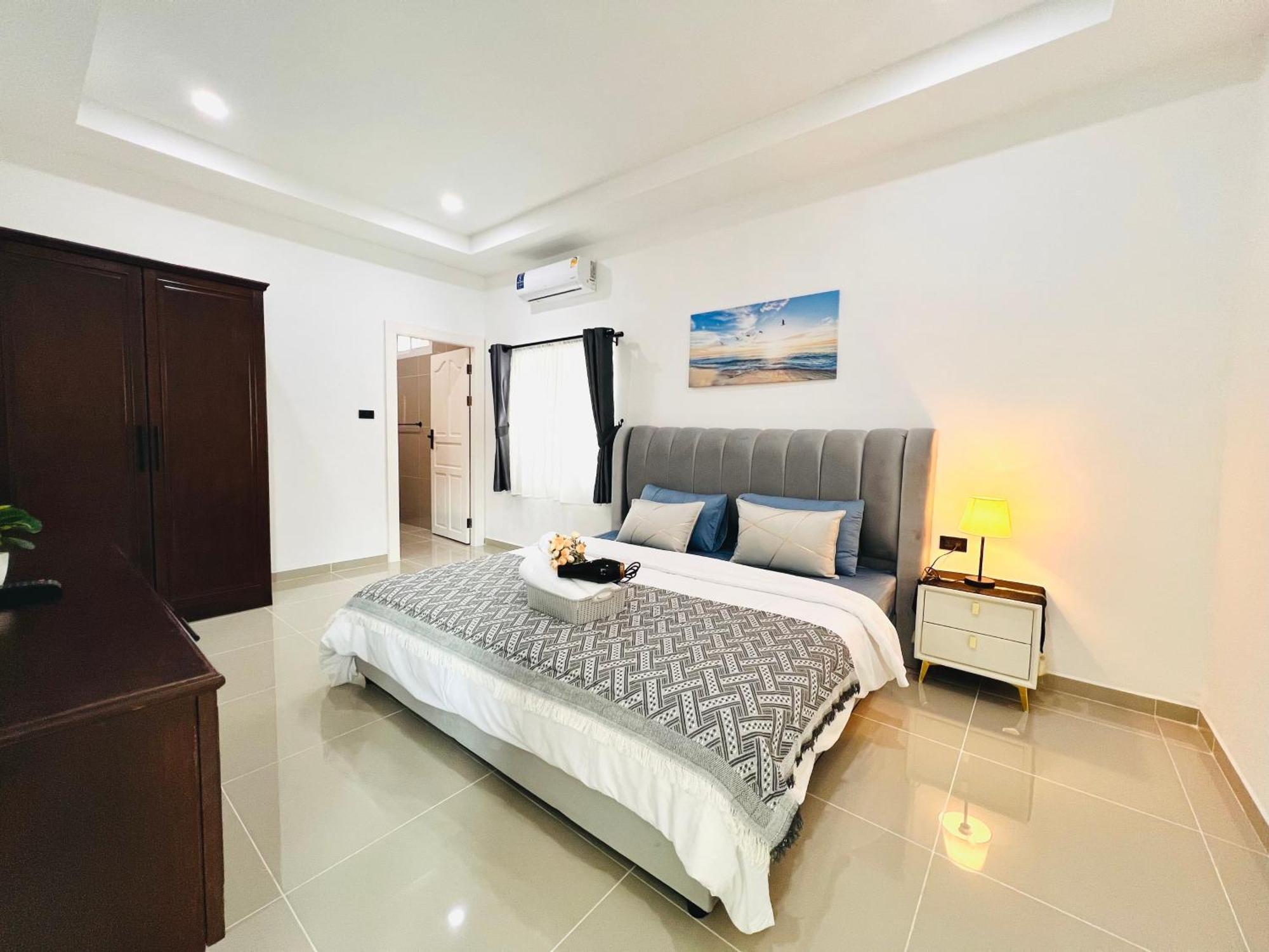 Villa Cityhouse-roses,private Pool With Jacuzzi,near Walking Street Pattaya