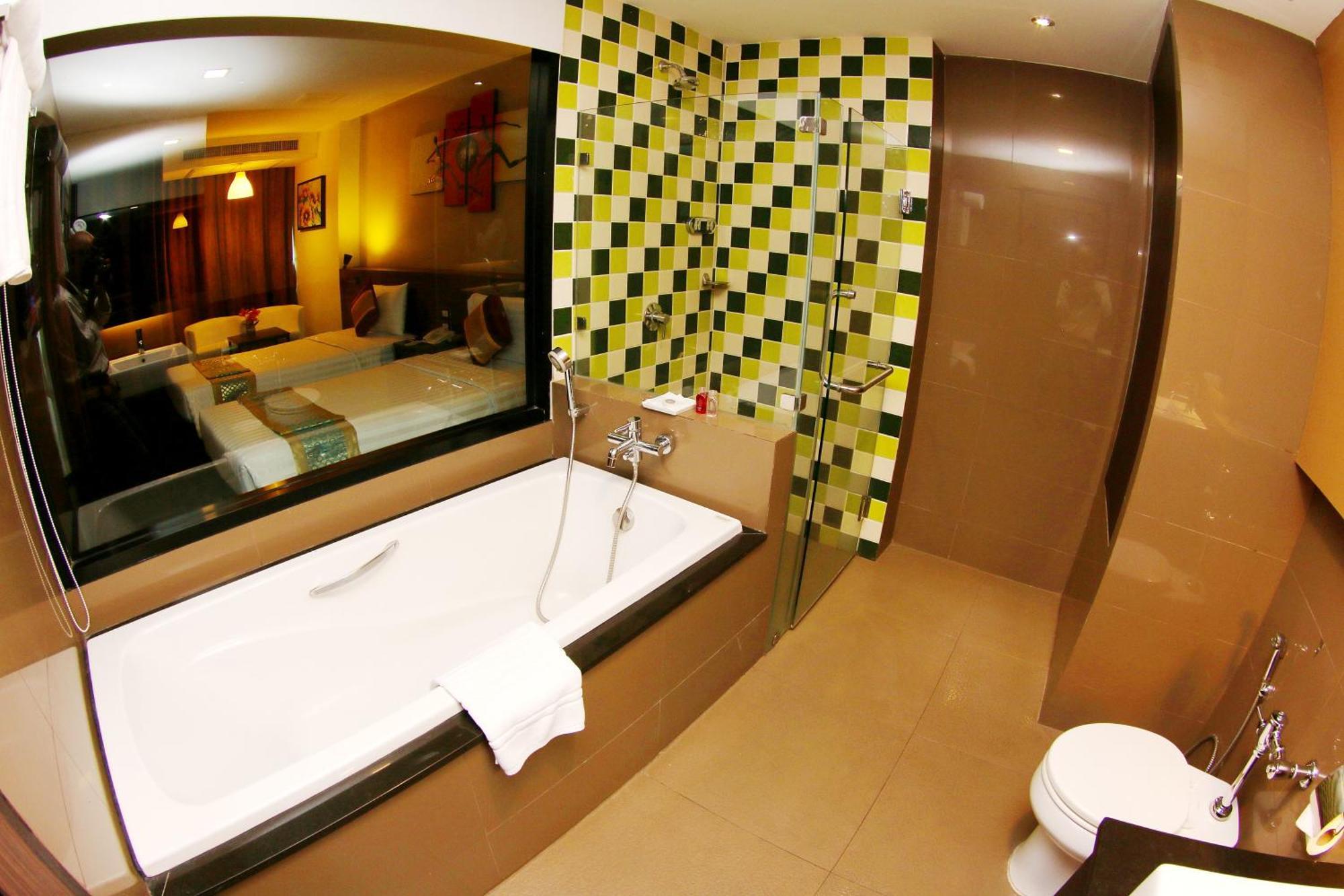 Arthitaya Nature & Lakkhana Poolside Pattaya