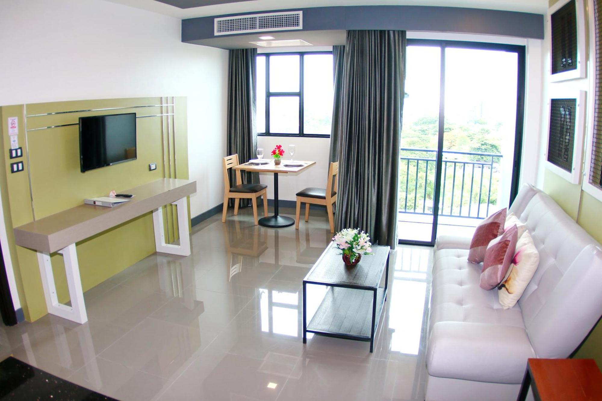 Arthitaya Nature & Lakkhana Poolside 5*