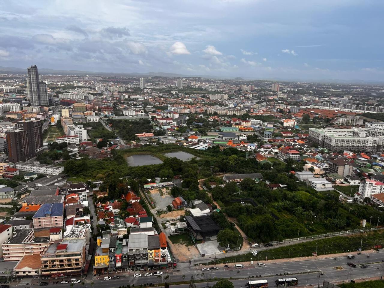 Apartment Luxurious High Floor With Great View Near Walking Street 32 Pattaya