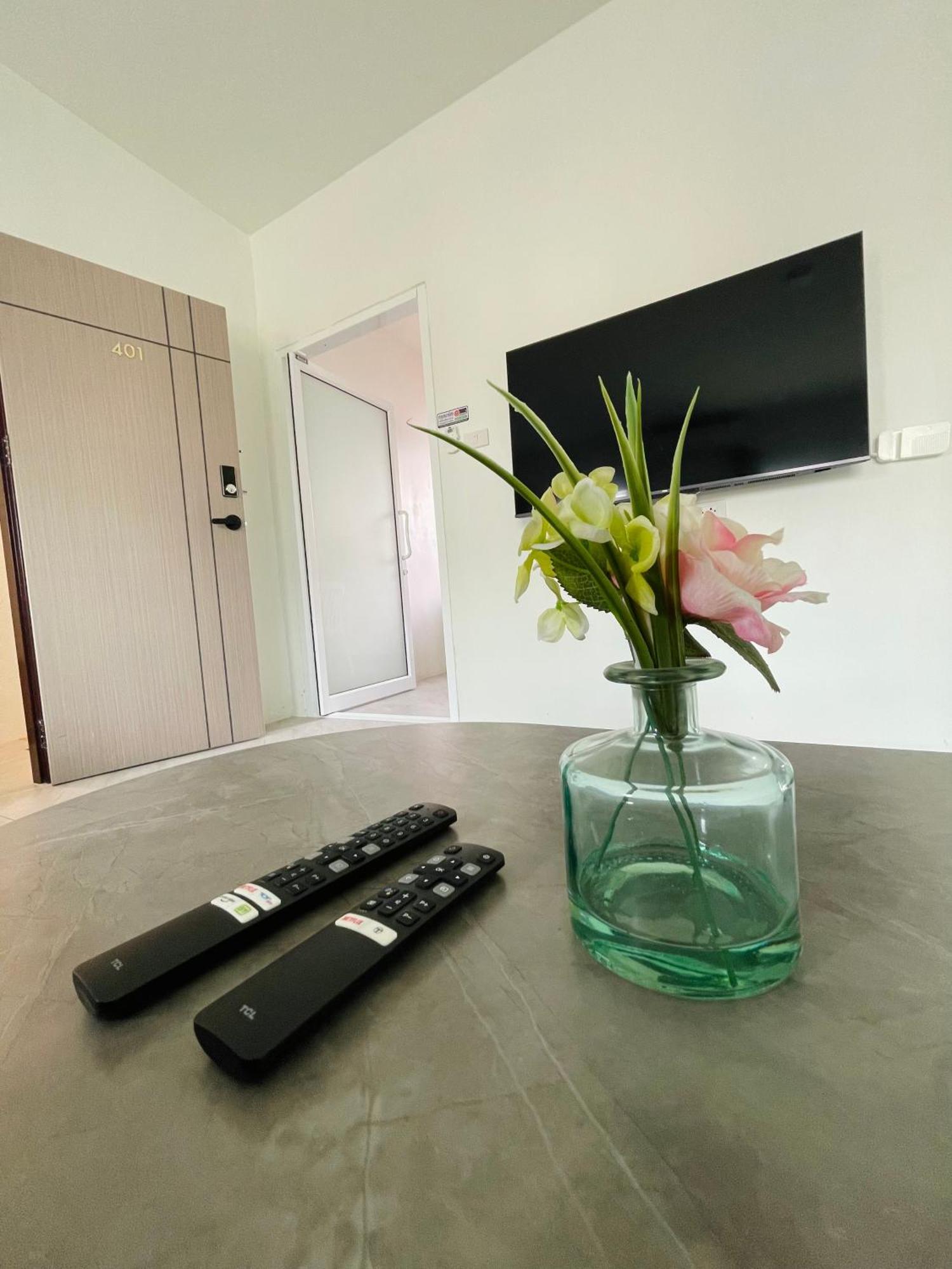 Hostel Blue Whale & Cafe