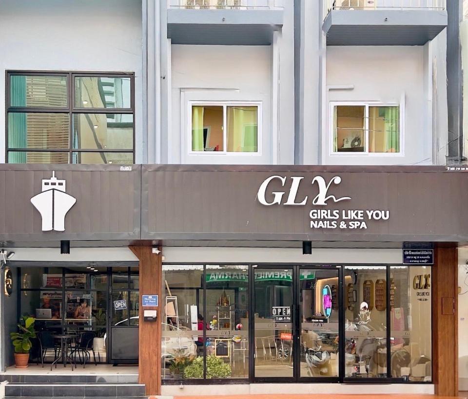 Blue Whale & Cafe Hostel Pattaya