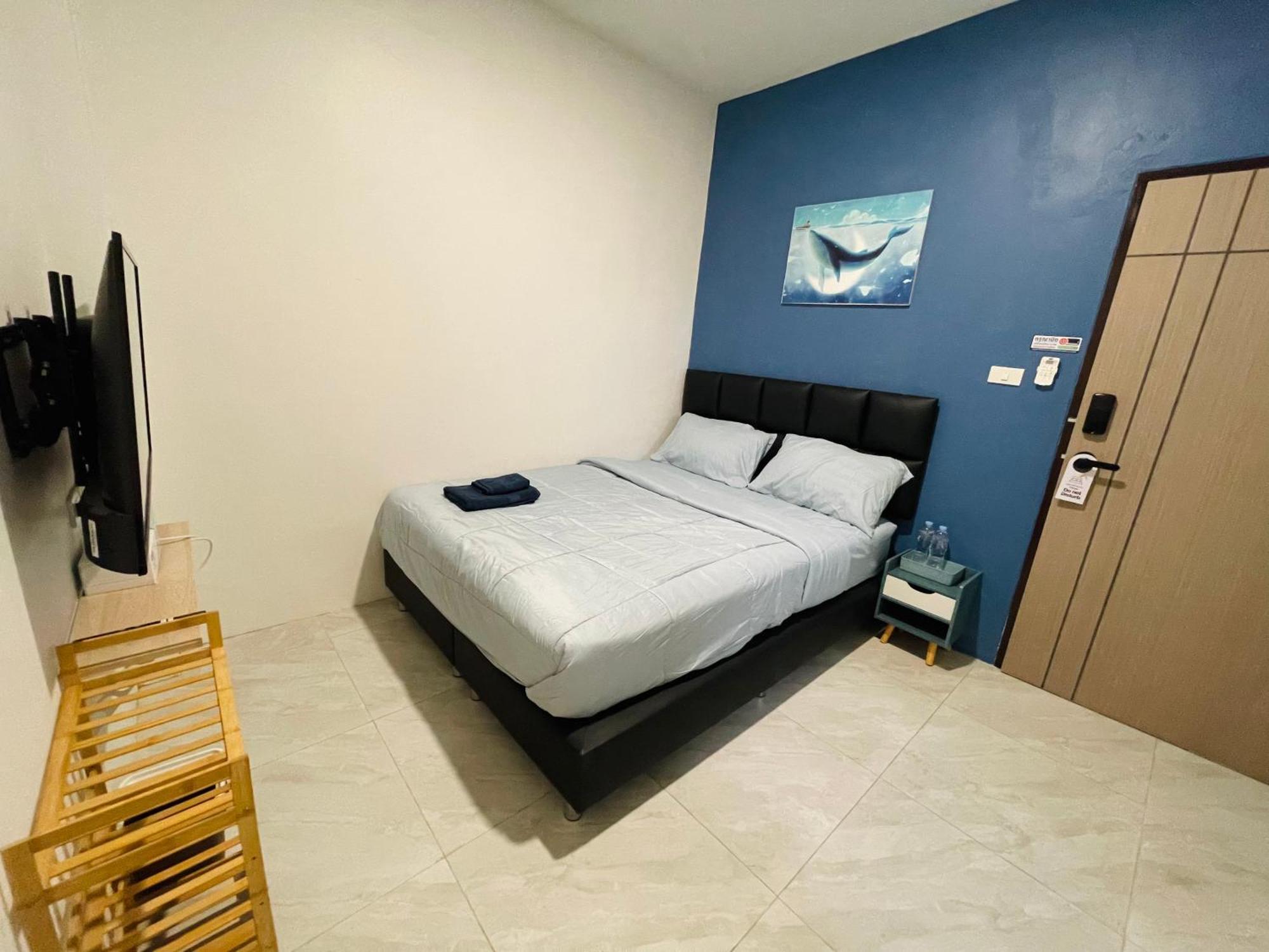 Blue Whale & Cafe * Pattaya