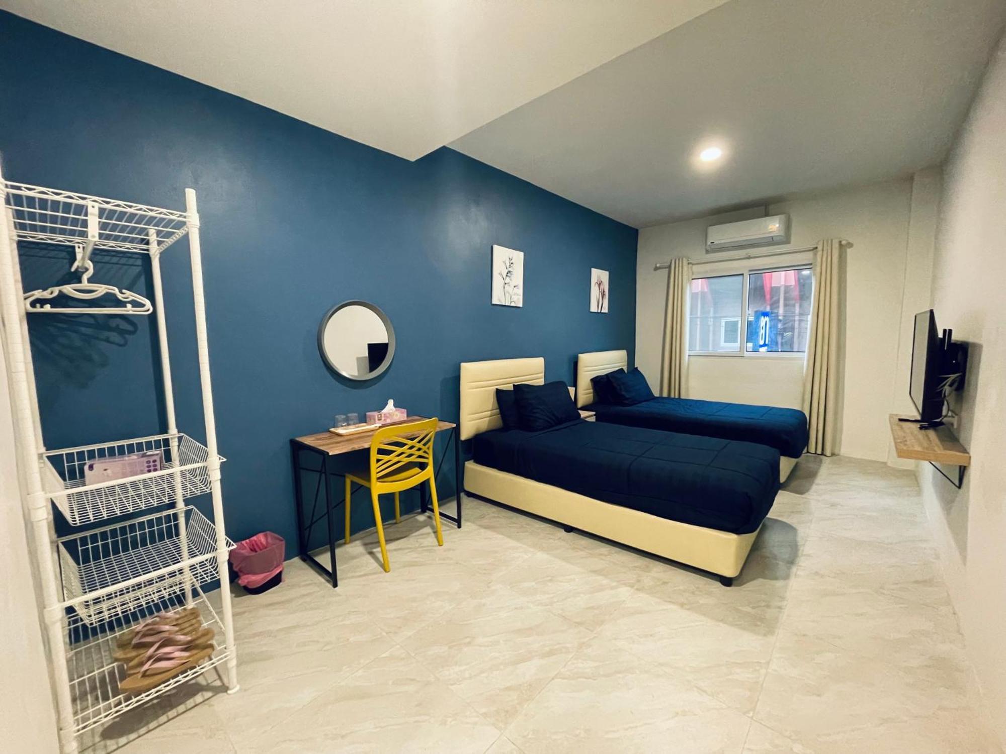 Hostel Blue Whale & Cafe