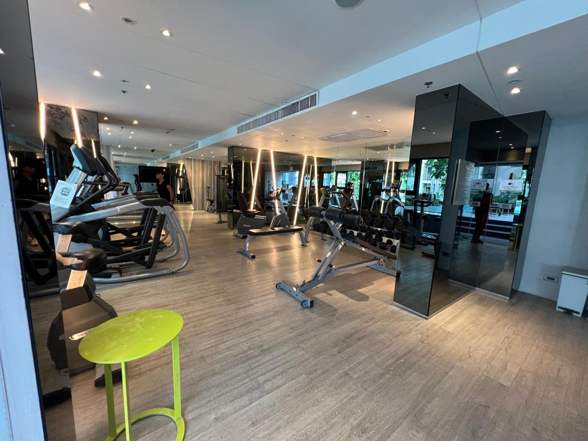 秘狗公寓the Base Aaa Apartment Pattaya