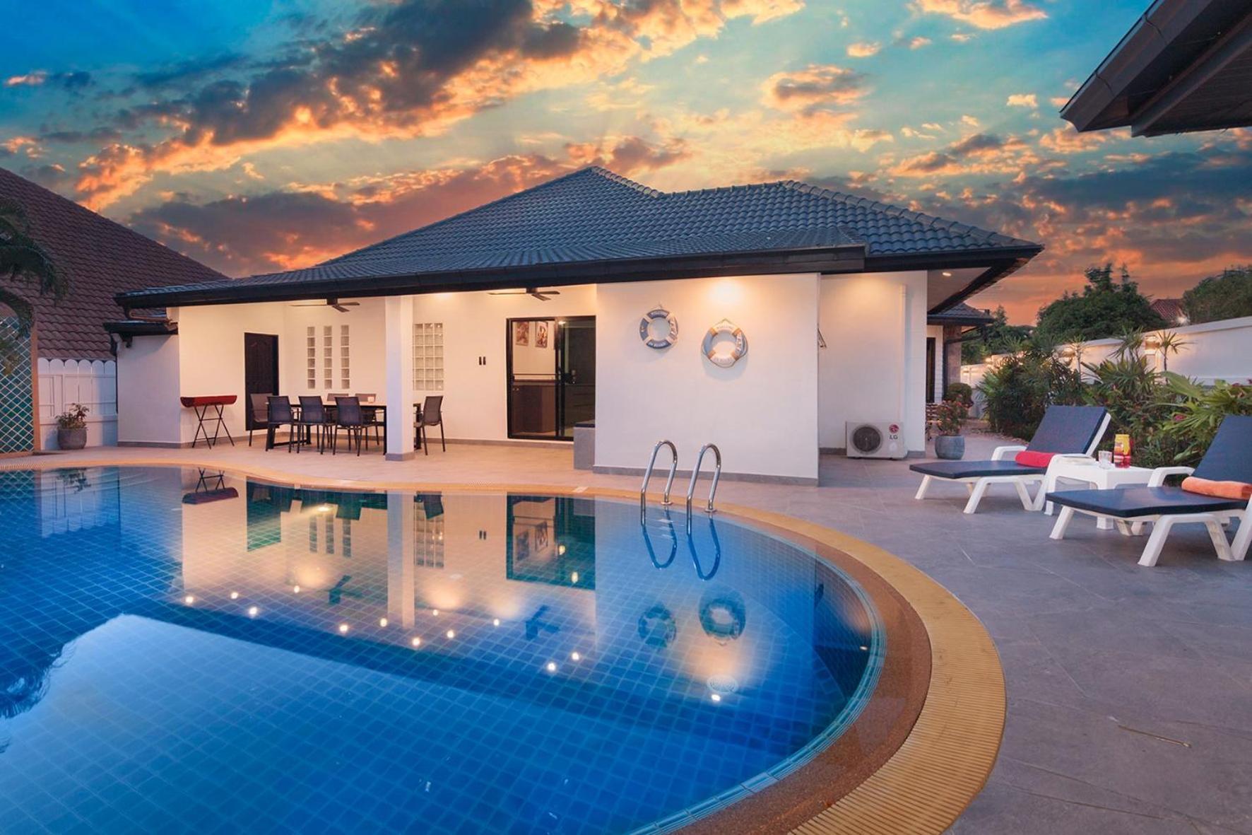 วันหยุดที่บ้าน Sabai Minutes To City, Beach, Walkingstreet Pattaya
