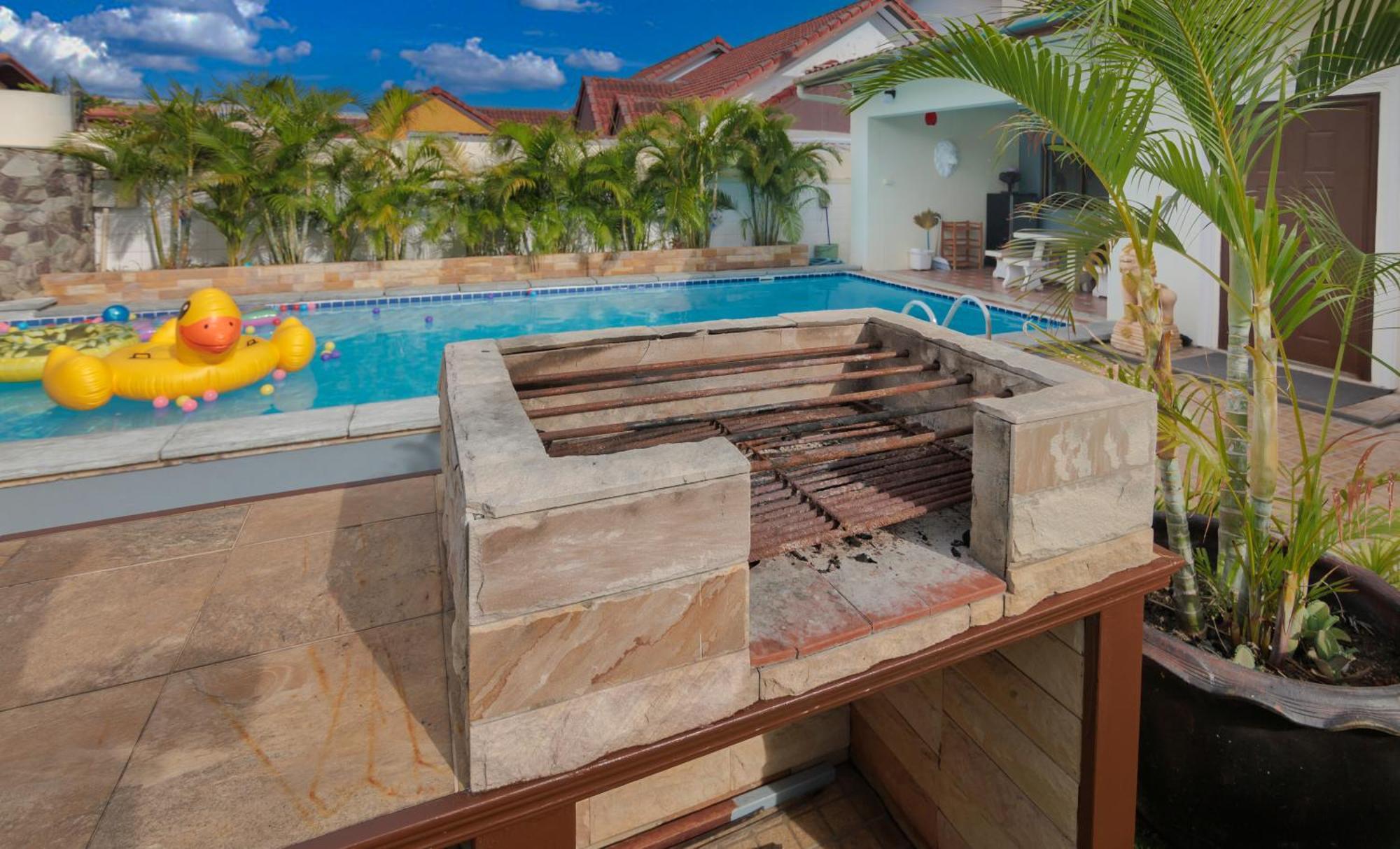 V Near Walking Street Electricity Included Villa