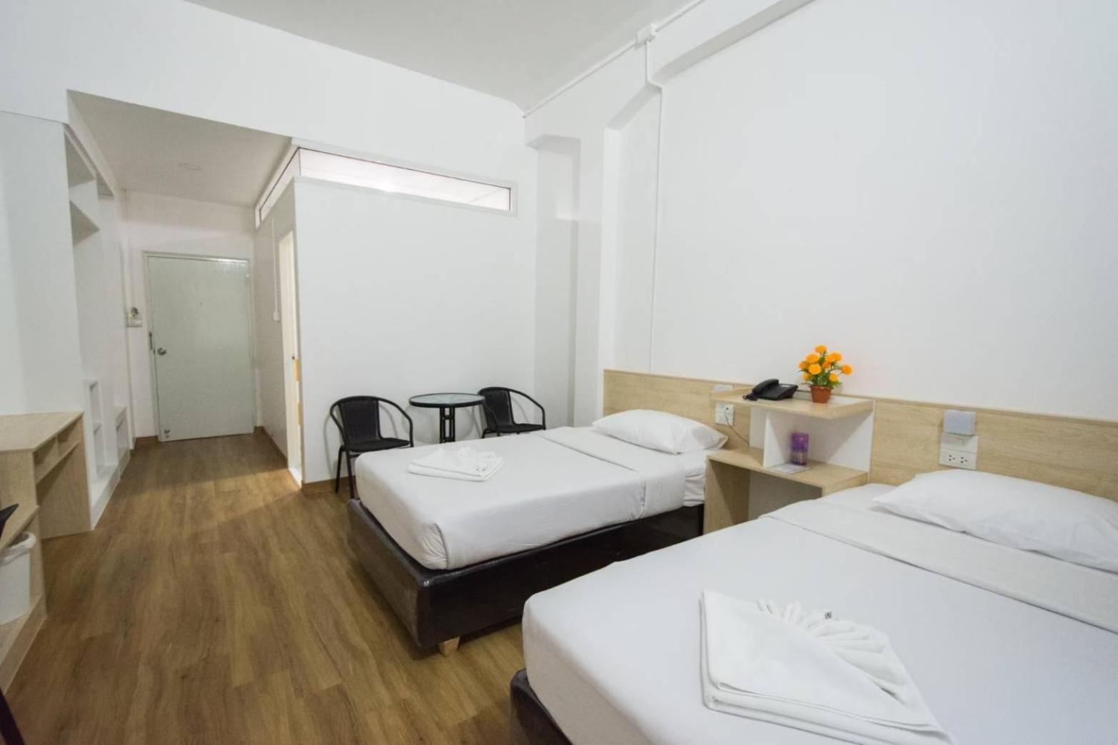 Hotel Basaya &