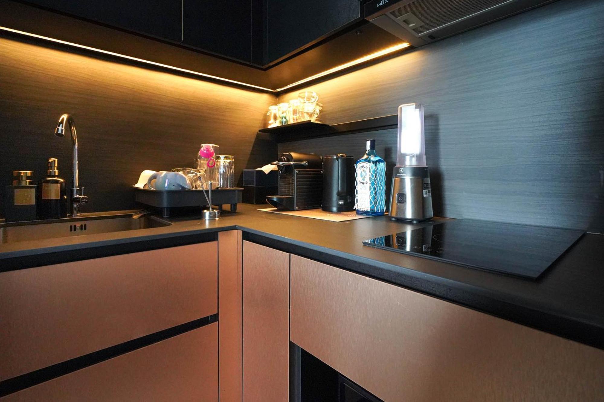 Edge 2bdrm Balcony Ocean View *