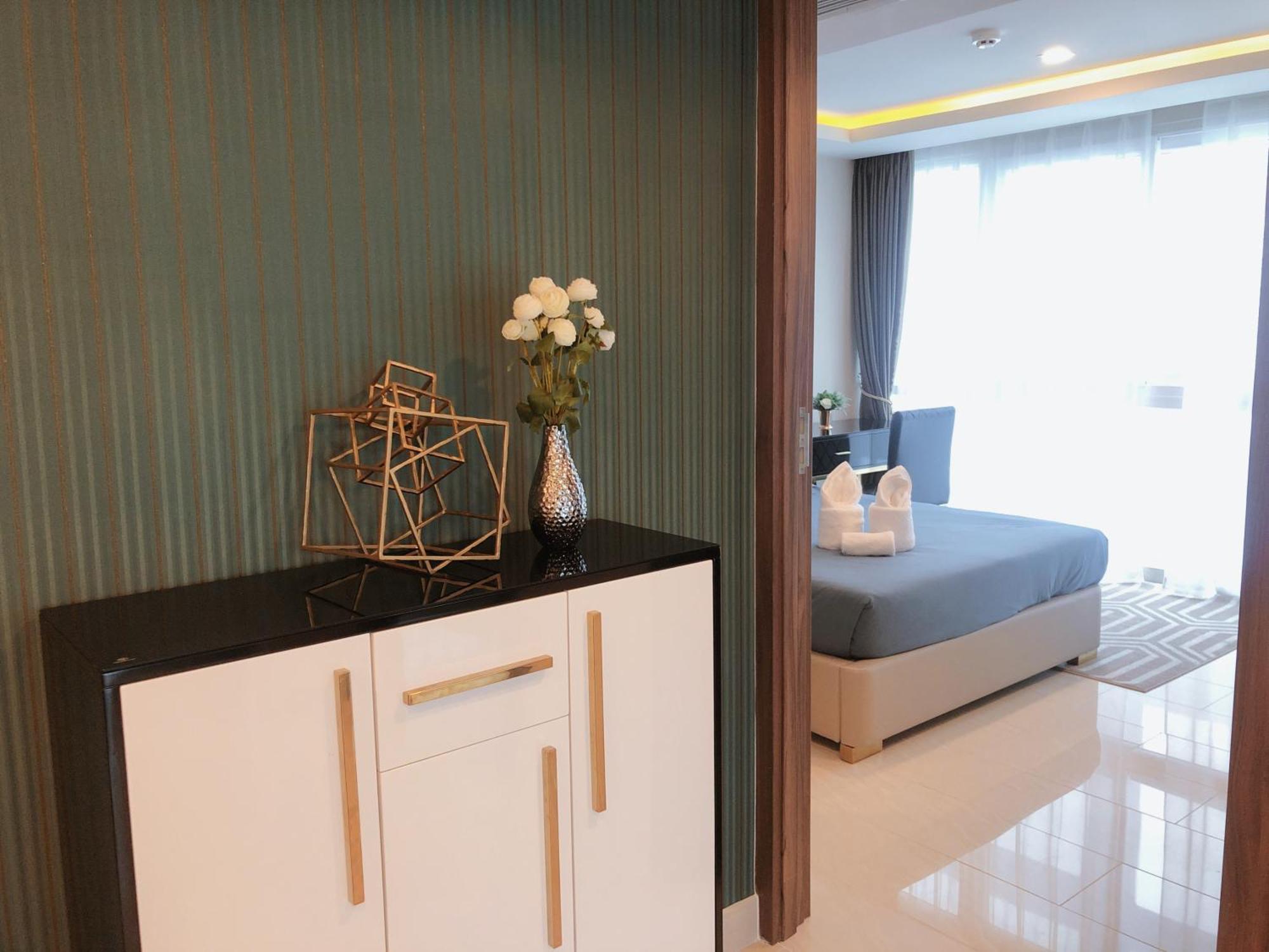 Centara Avenue By Daisy 1 *