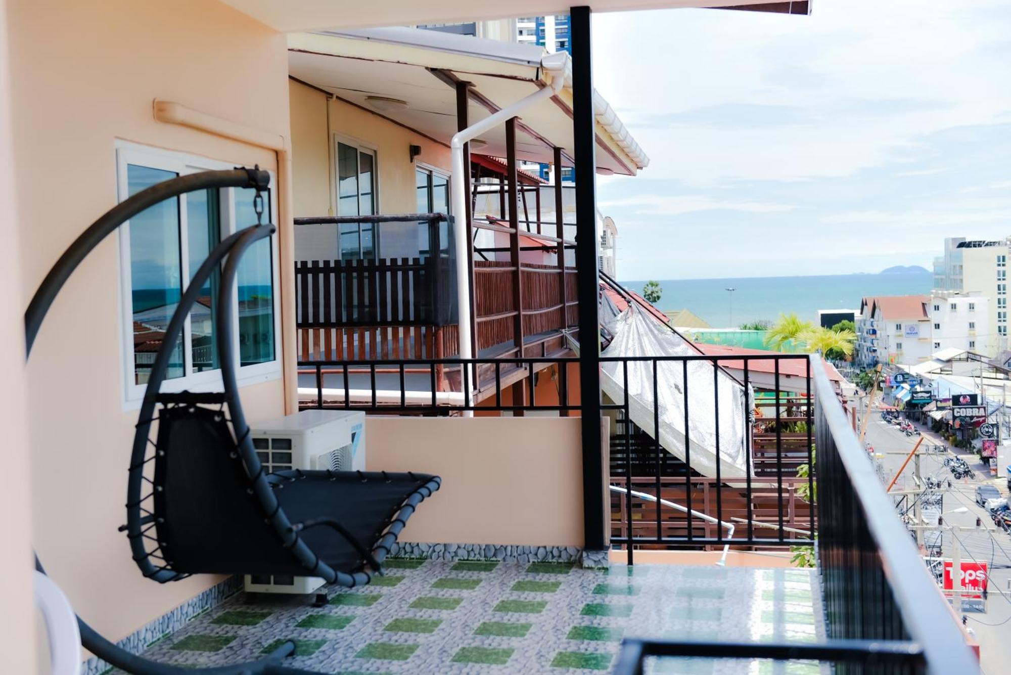 Patumnak Beach Guesthouse 2*