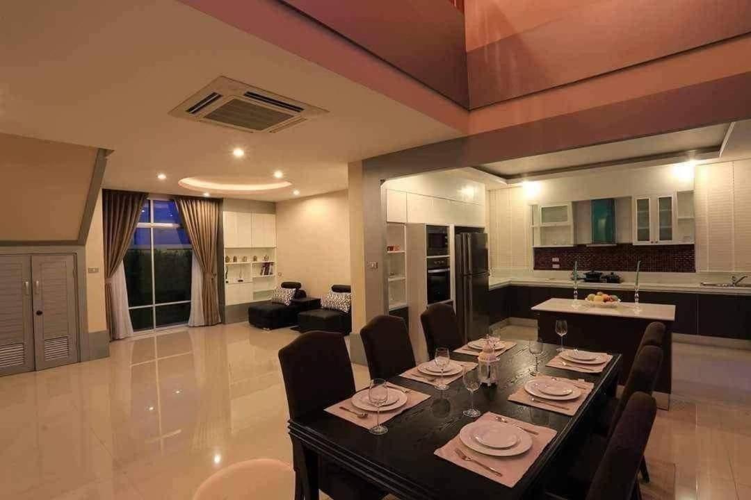 Chorong Pool Pattaya1 Villa