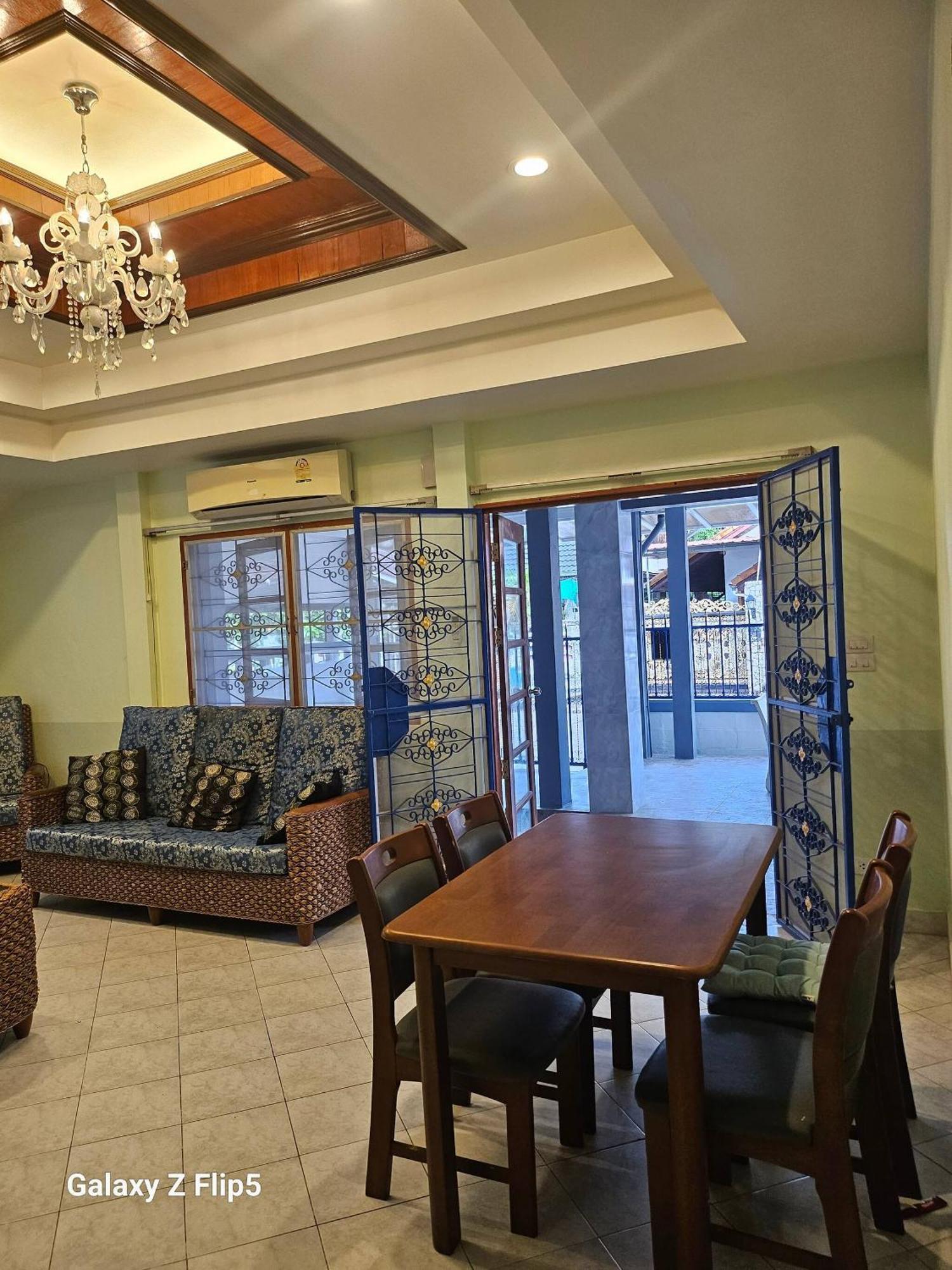 In Guest - 2 Dans Superbe Maison En Centre Exceptionne Guest house Pattaya