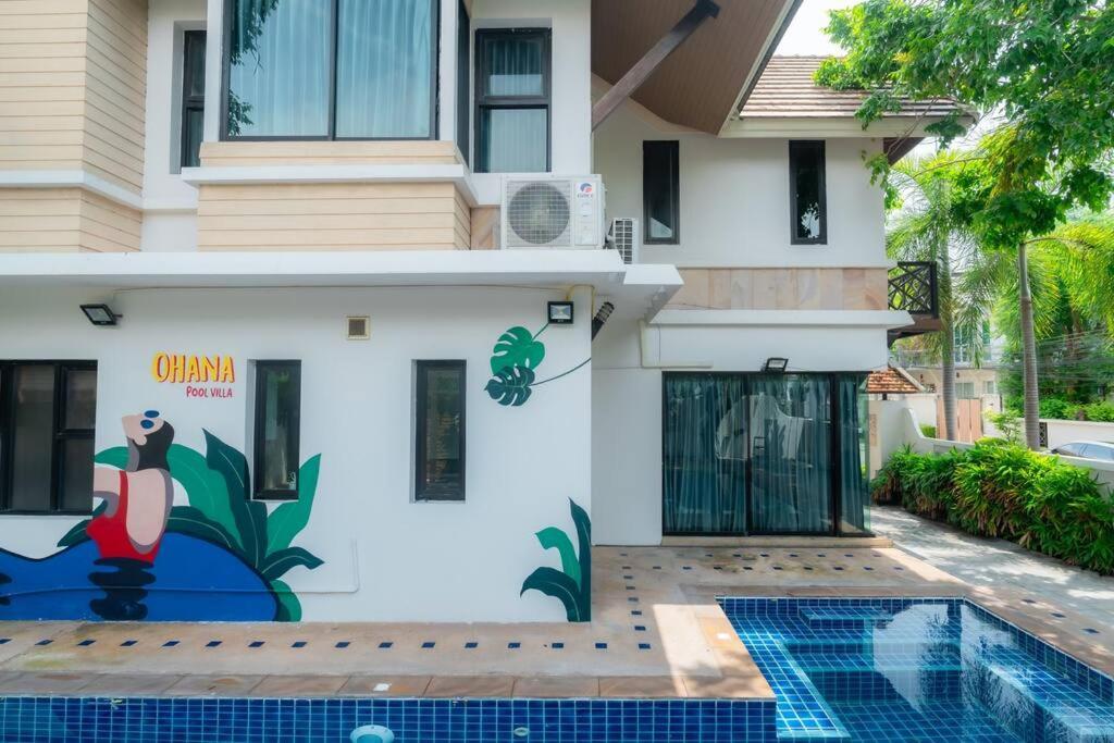 Thai 23 3br Near Hollywood Villa