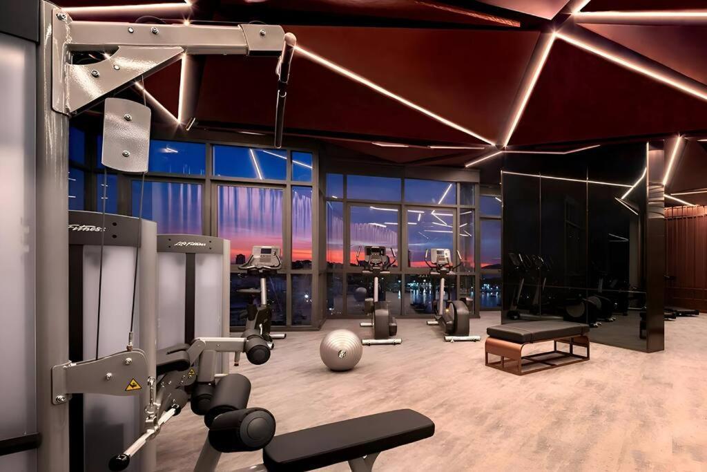 In Downtown And Rooftop Pool In