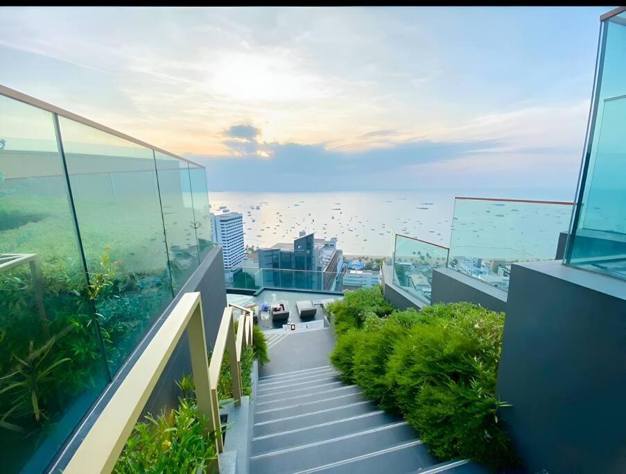 Apartment In Downtown And Rooftop Pool In *