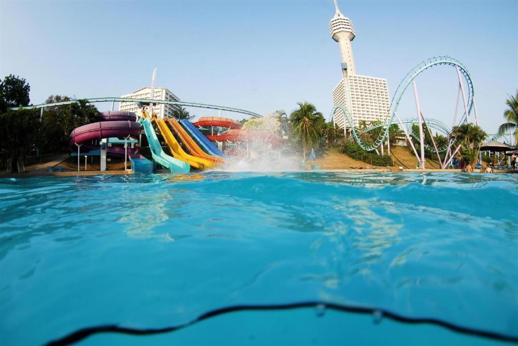 Eastiny Plaza Hotel 3*