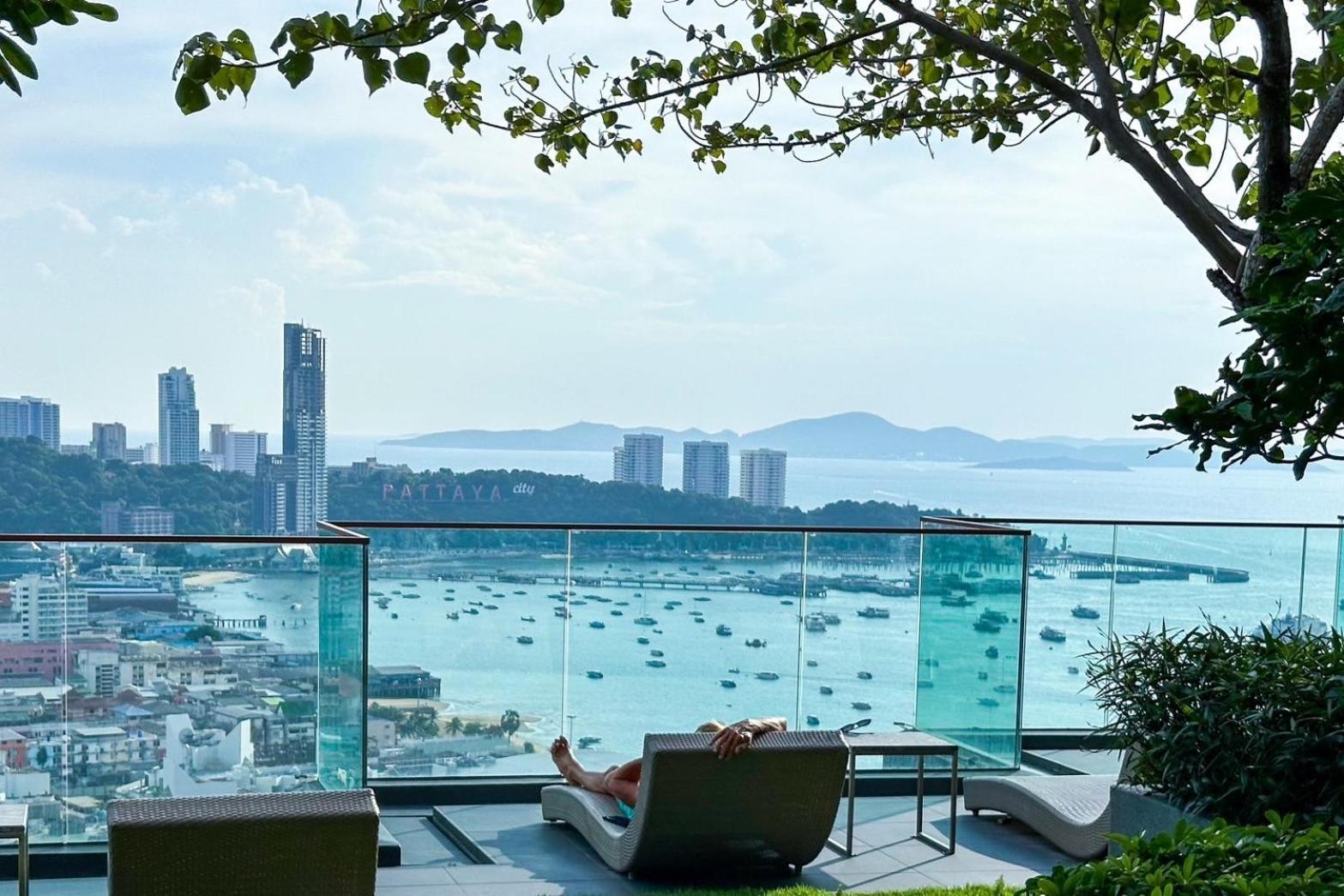 With Roof Pool