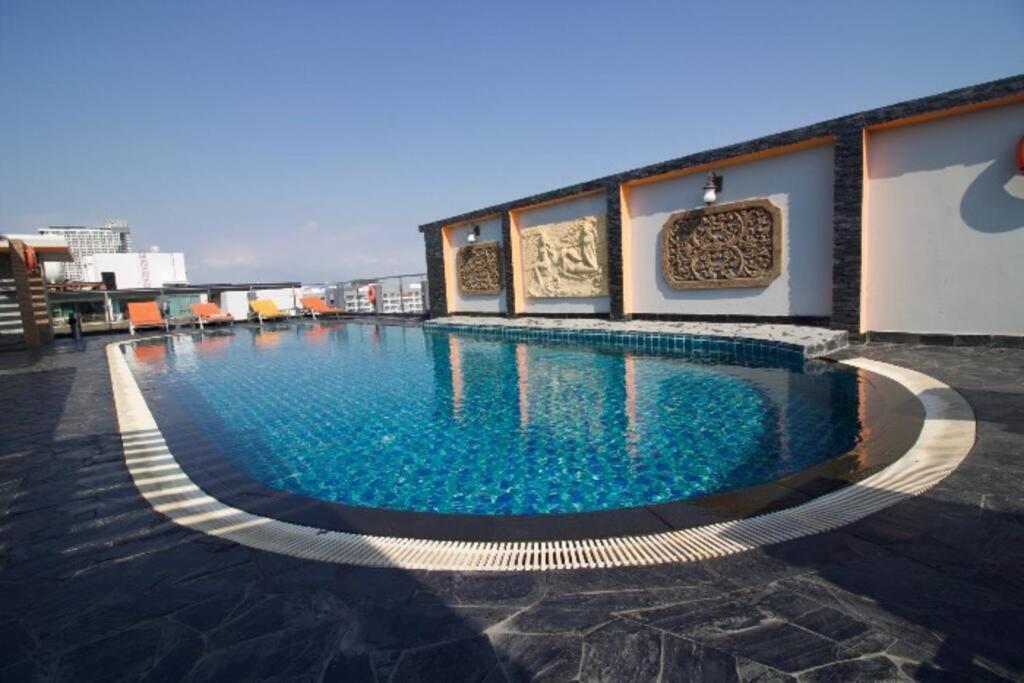 Garden Two Bedrooms Apartment *