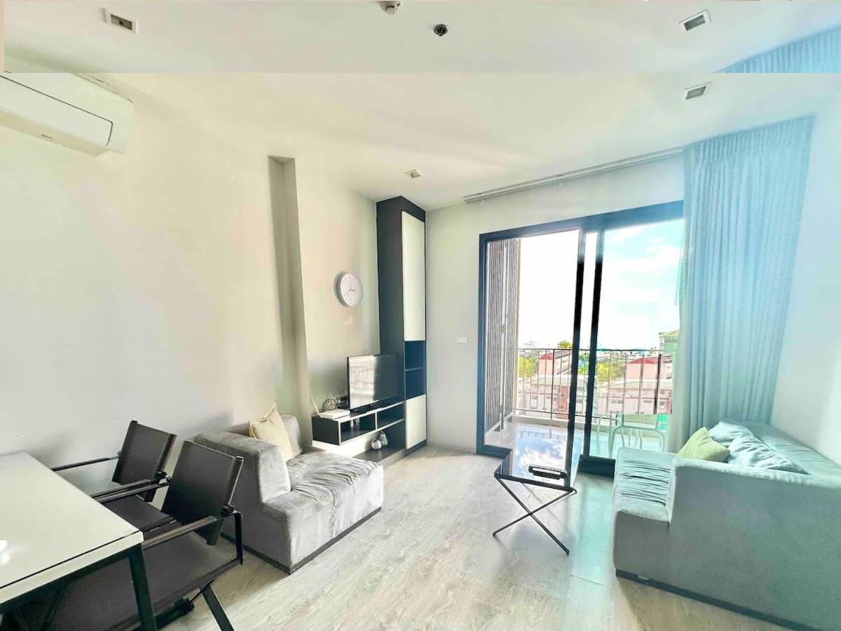 Sea View 2 Bed At Great Location Apartment Pattaya