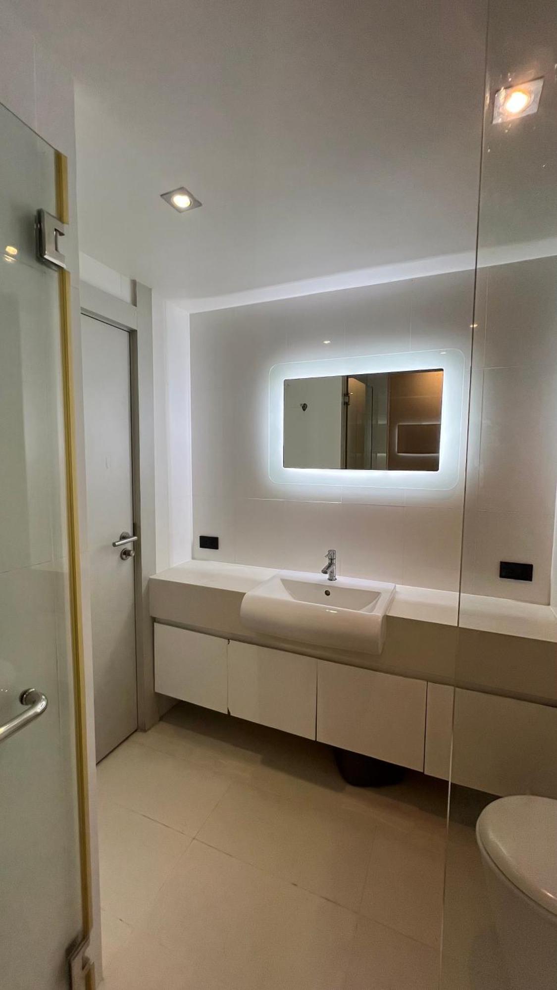 Novana South By Walee