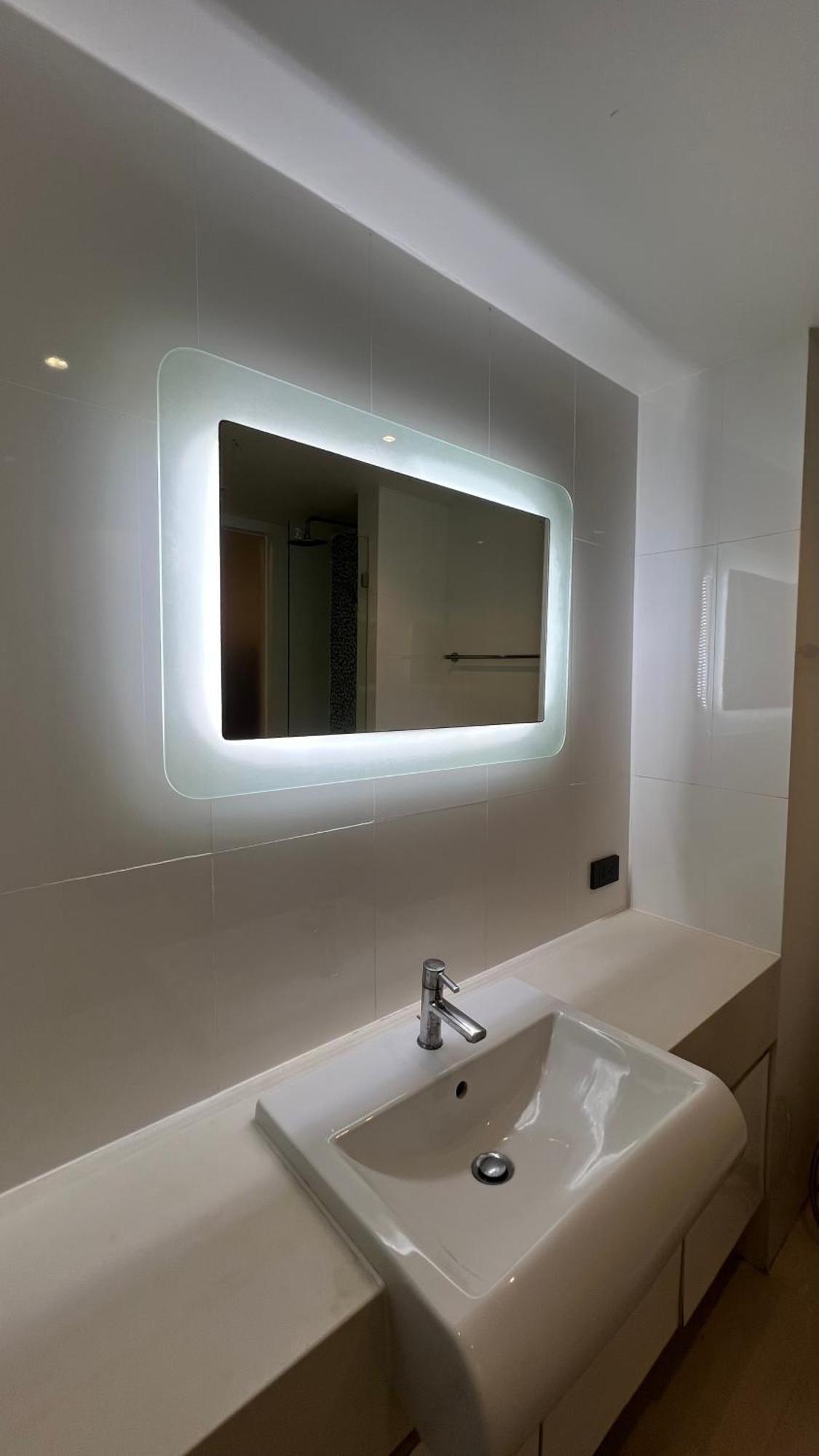 Novana South By Walee *