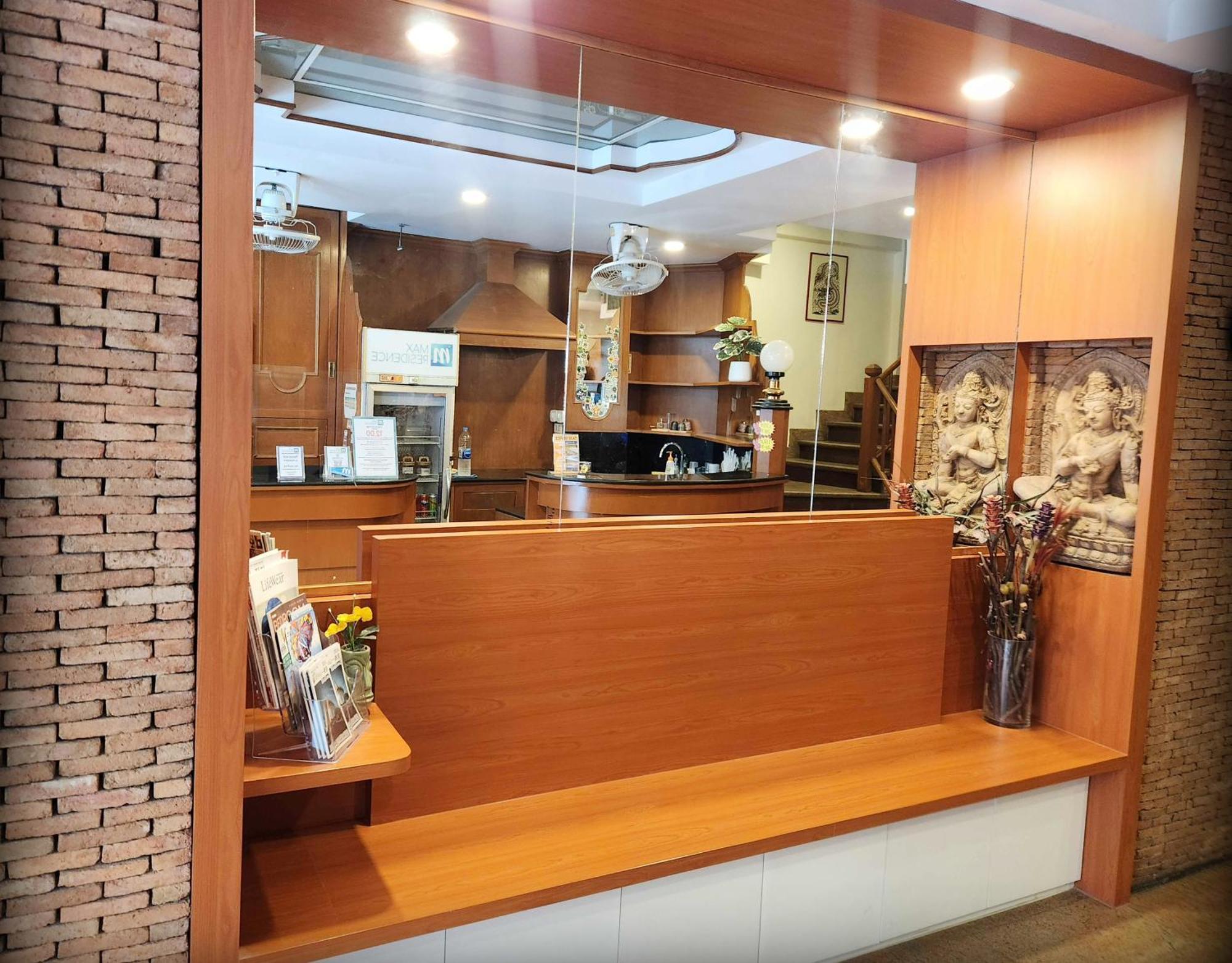 Hotel Max 2*